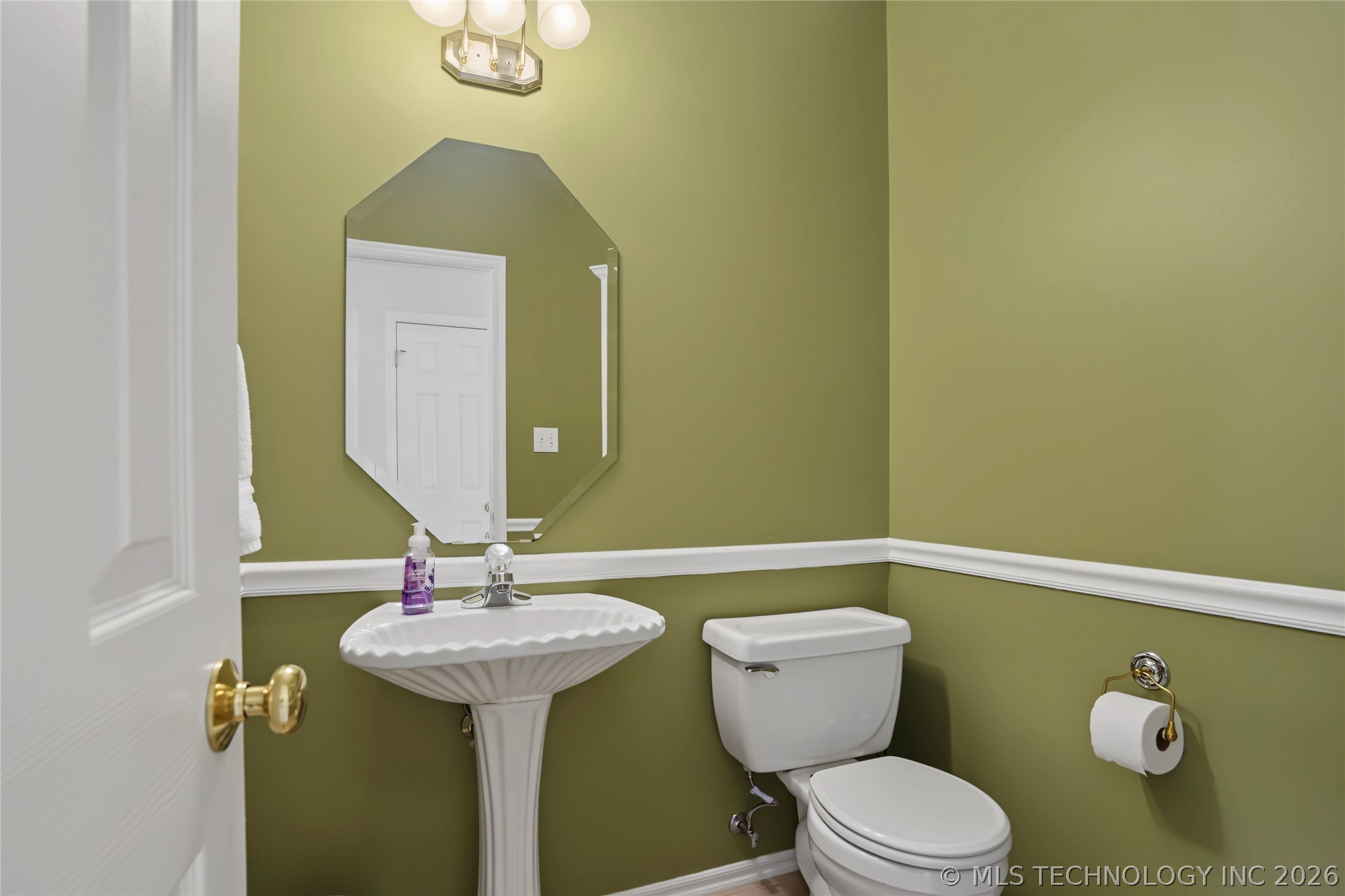 320 N Willow Avenue Property Photo 28
