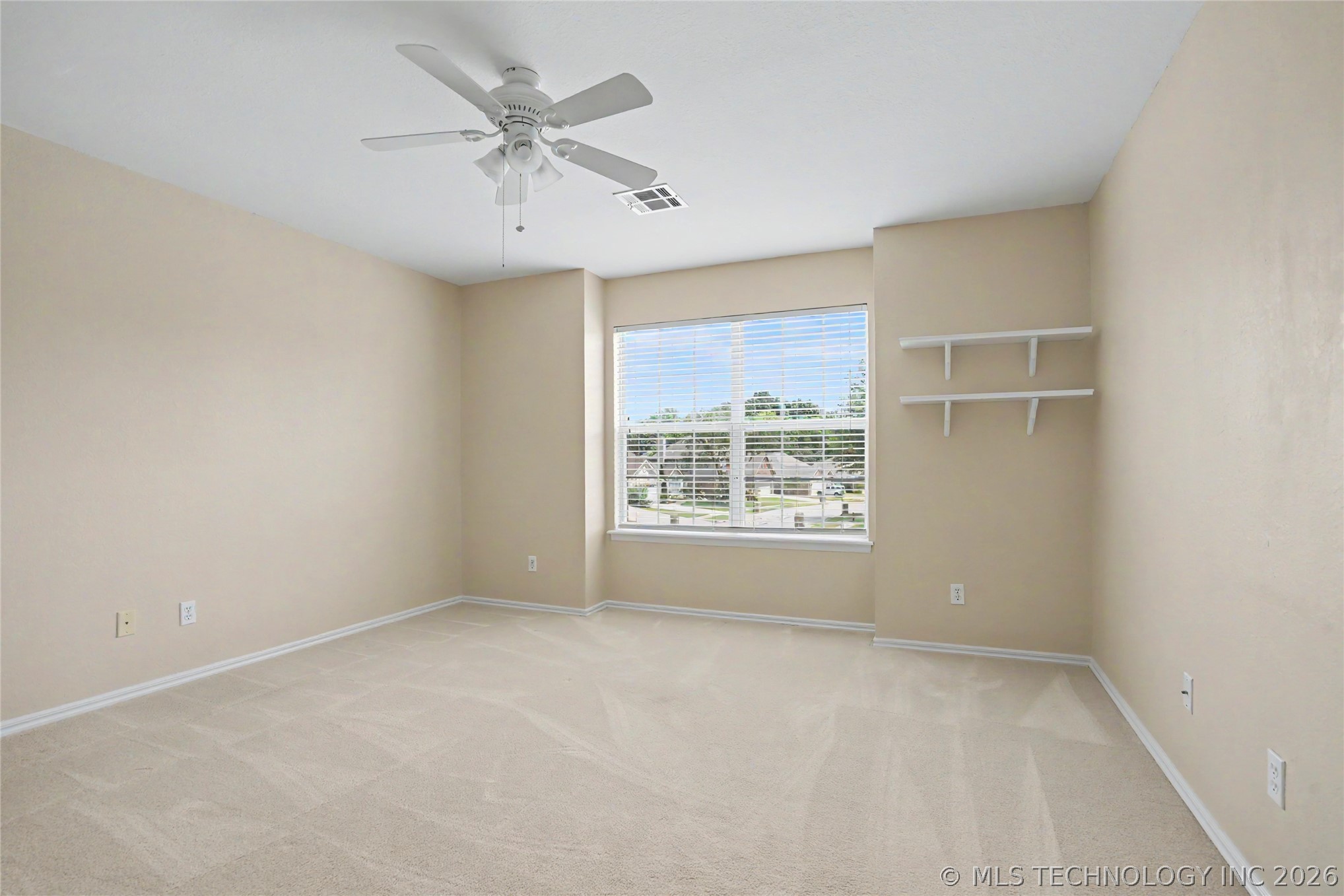 320 N Willow Avenue Property Photo 29