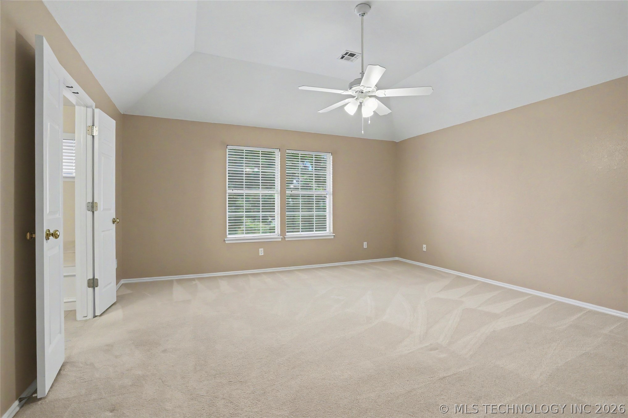 320 N Willow Avenue Property Photo 39