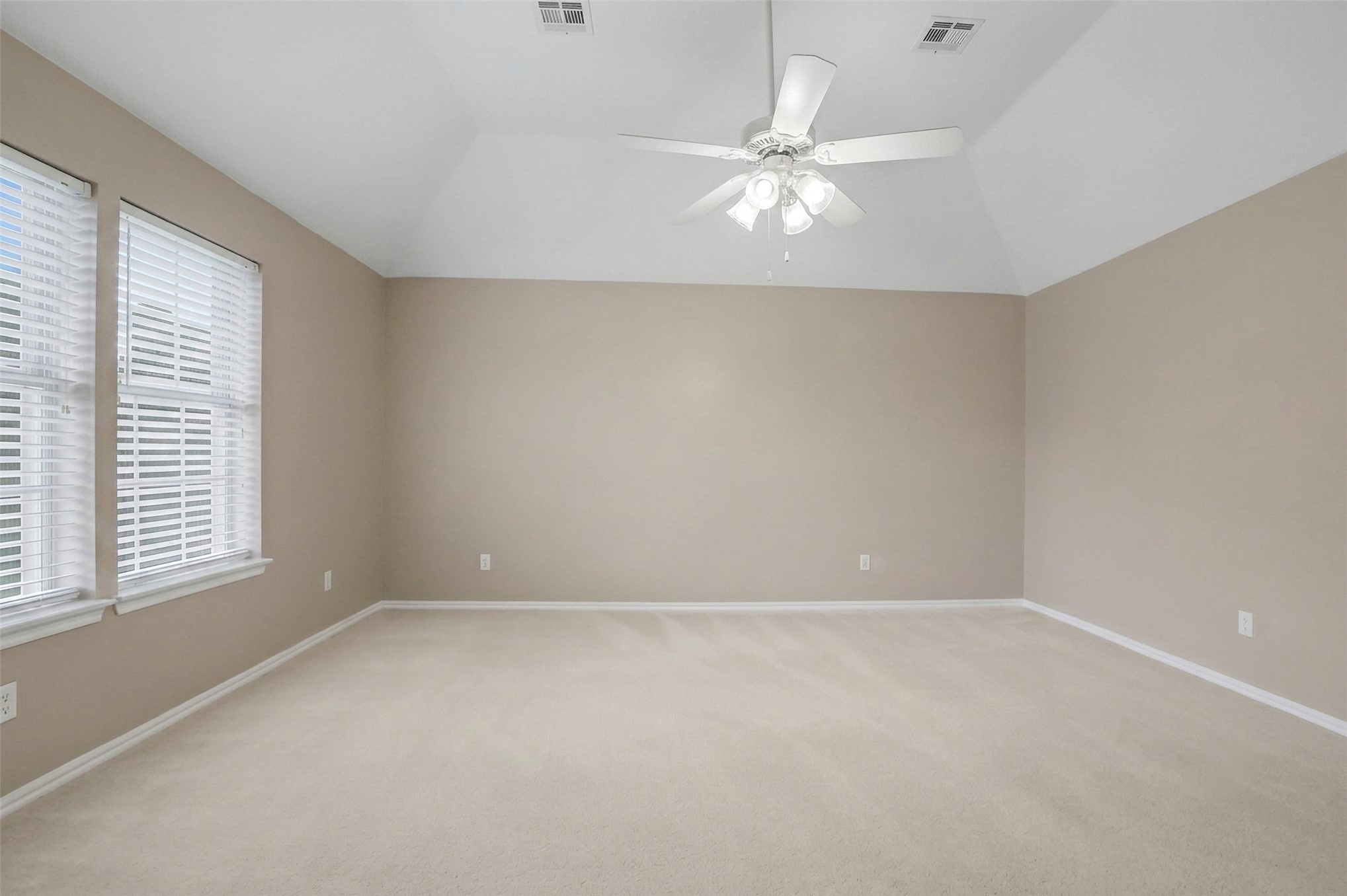 320 N Willow Avenue Property Photo 42