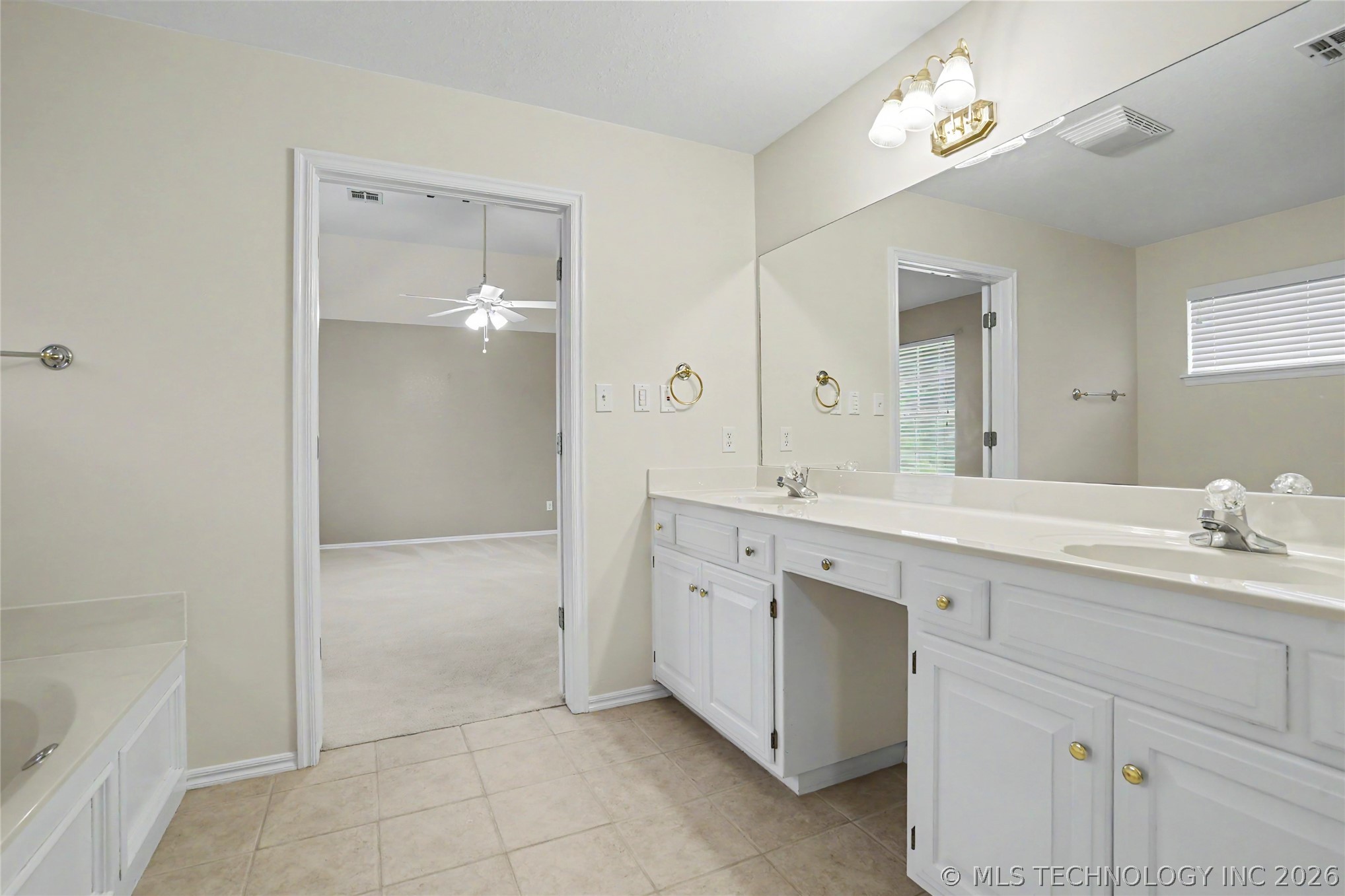 320 N Willow Avenue Property Photo 46