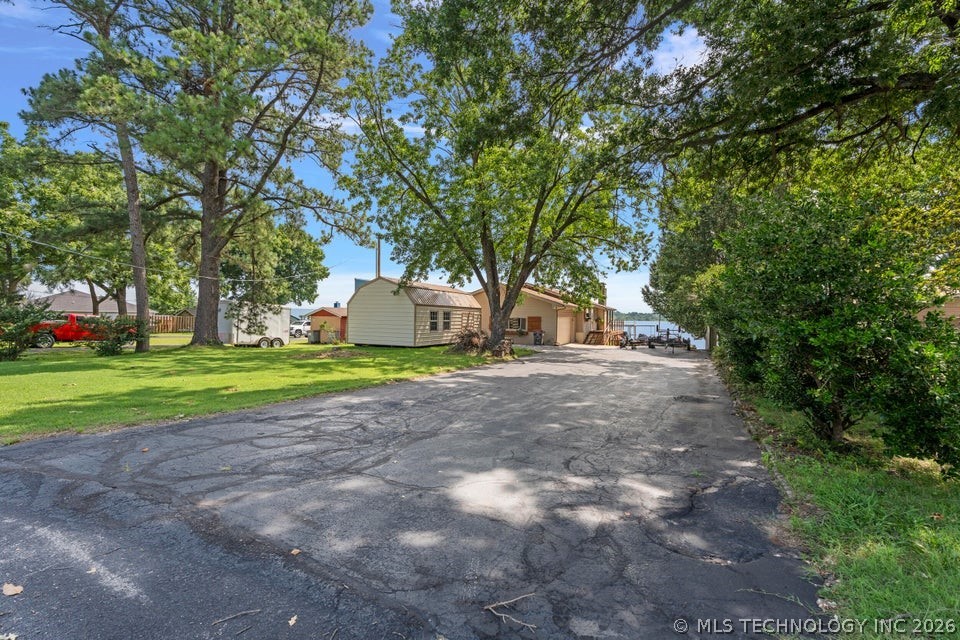 8823 Keller Road Property Photo 10