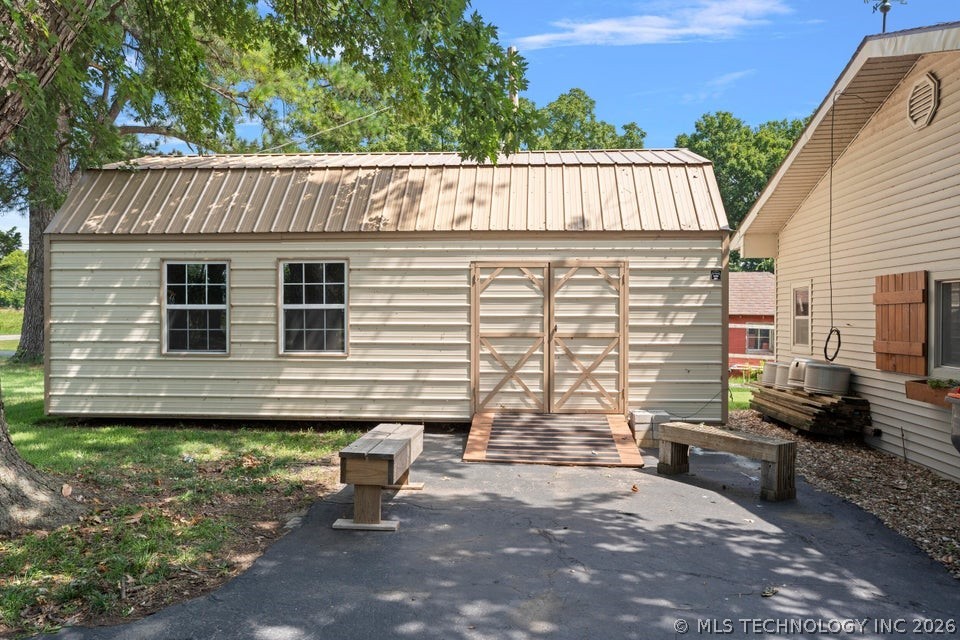 8823 Keller Road Property Photo 11