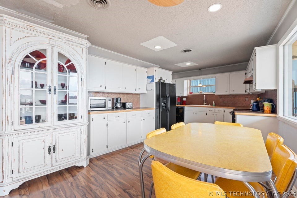 8823 Keller Road Property Photo 18