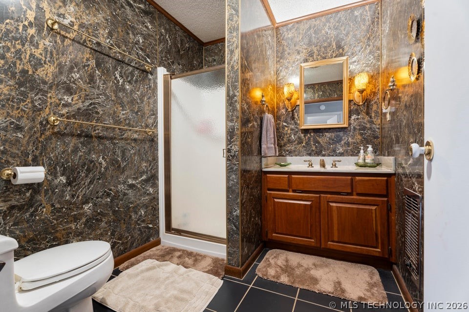 8823 Keller Road Property Photo 22