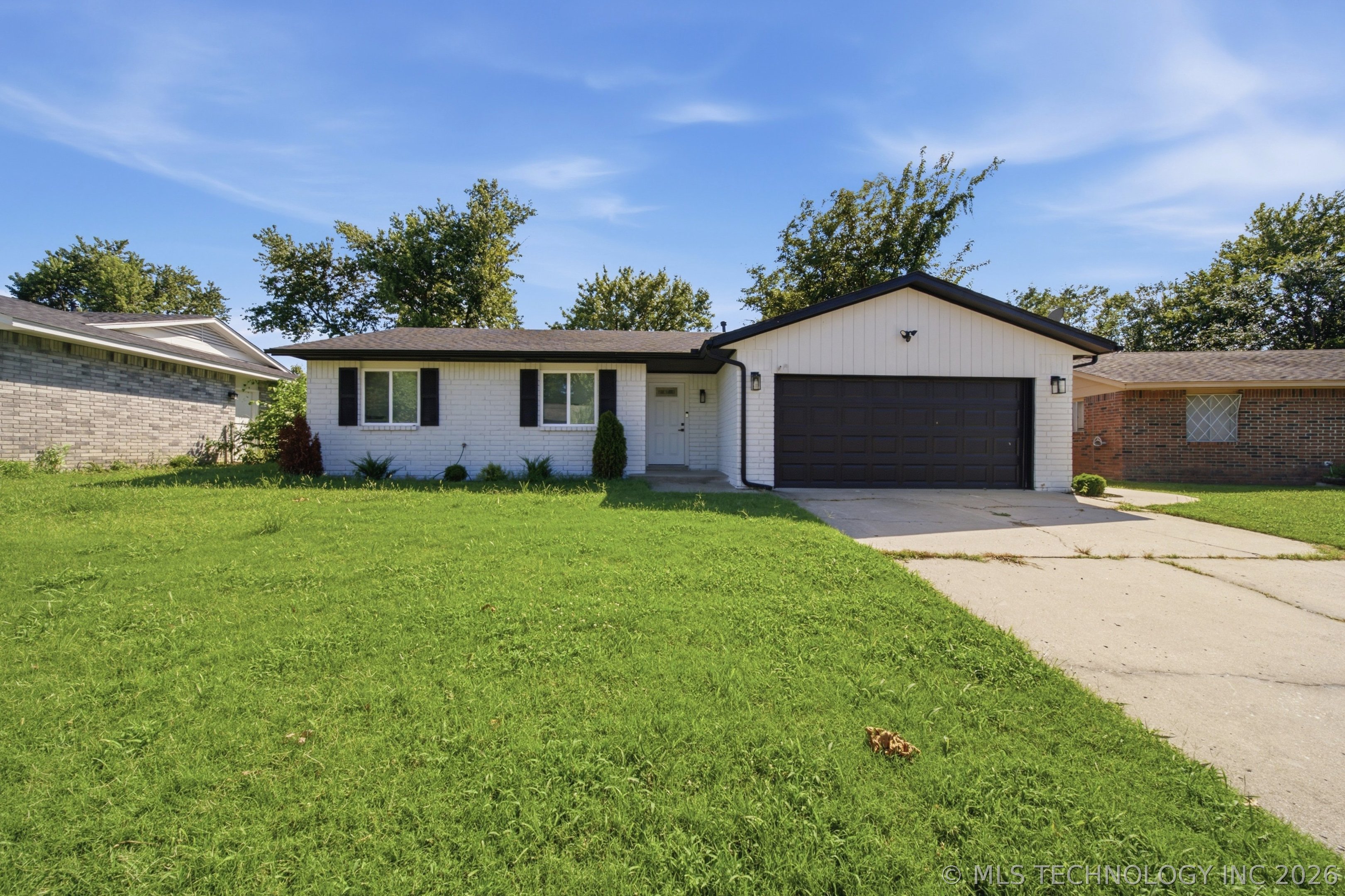 1656 S Redbud Place Property Photo 1