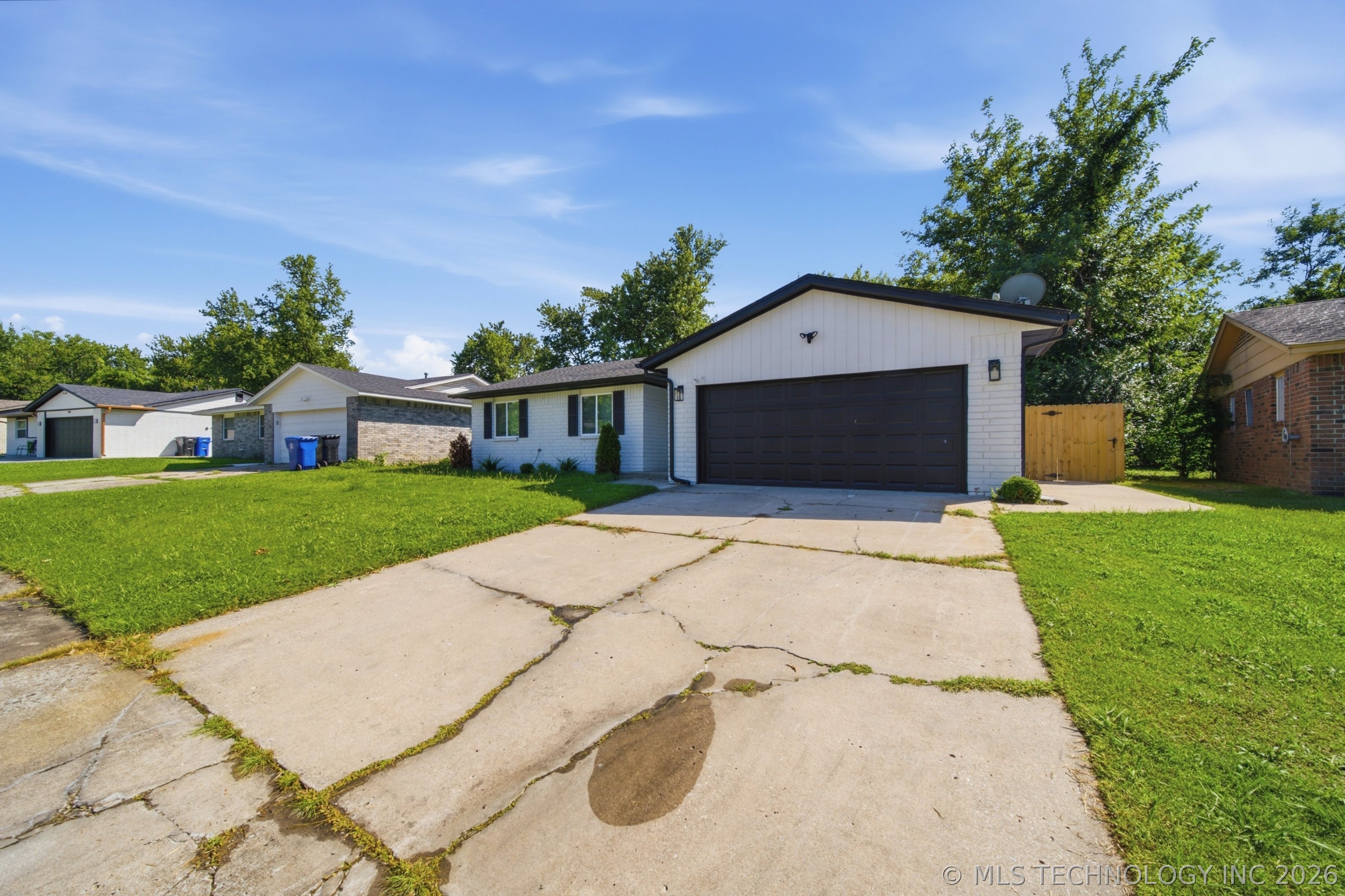 1656 S Redbud Place Property Photo 3