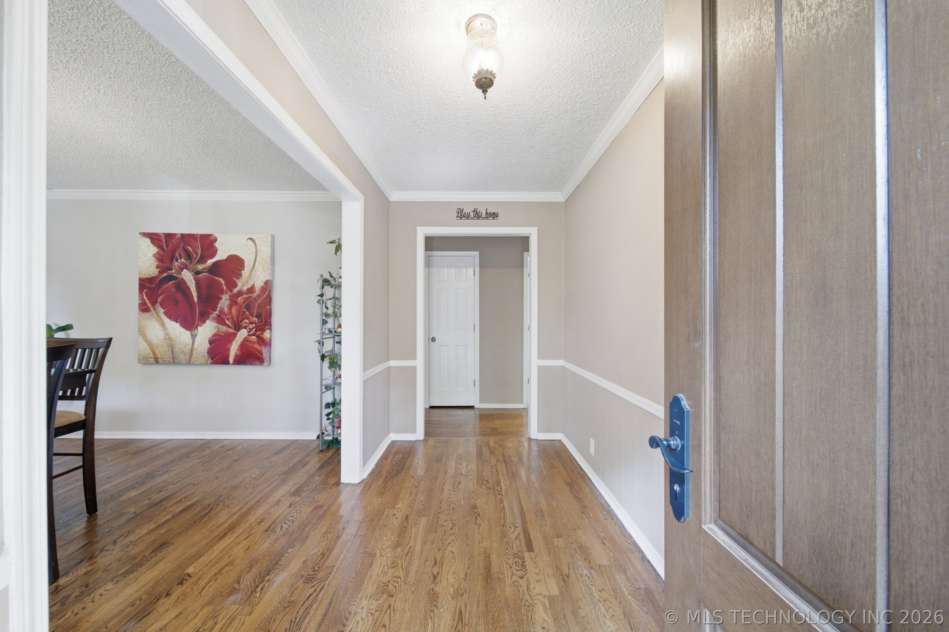 8117 S Quebec Avenue Property Photo 6