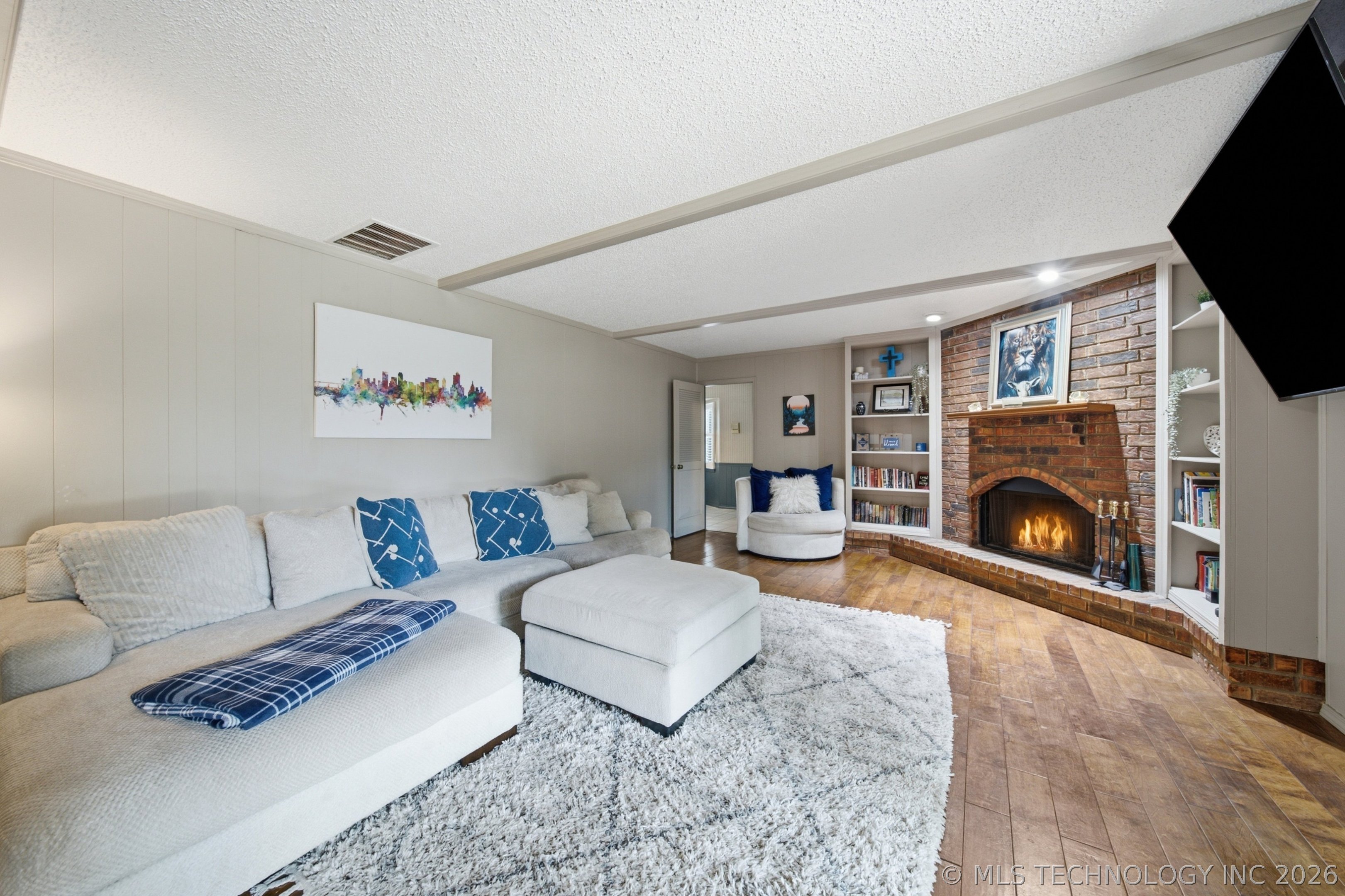 8117 S Quebec Avenue Property Photo 10