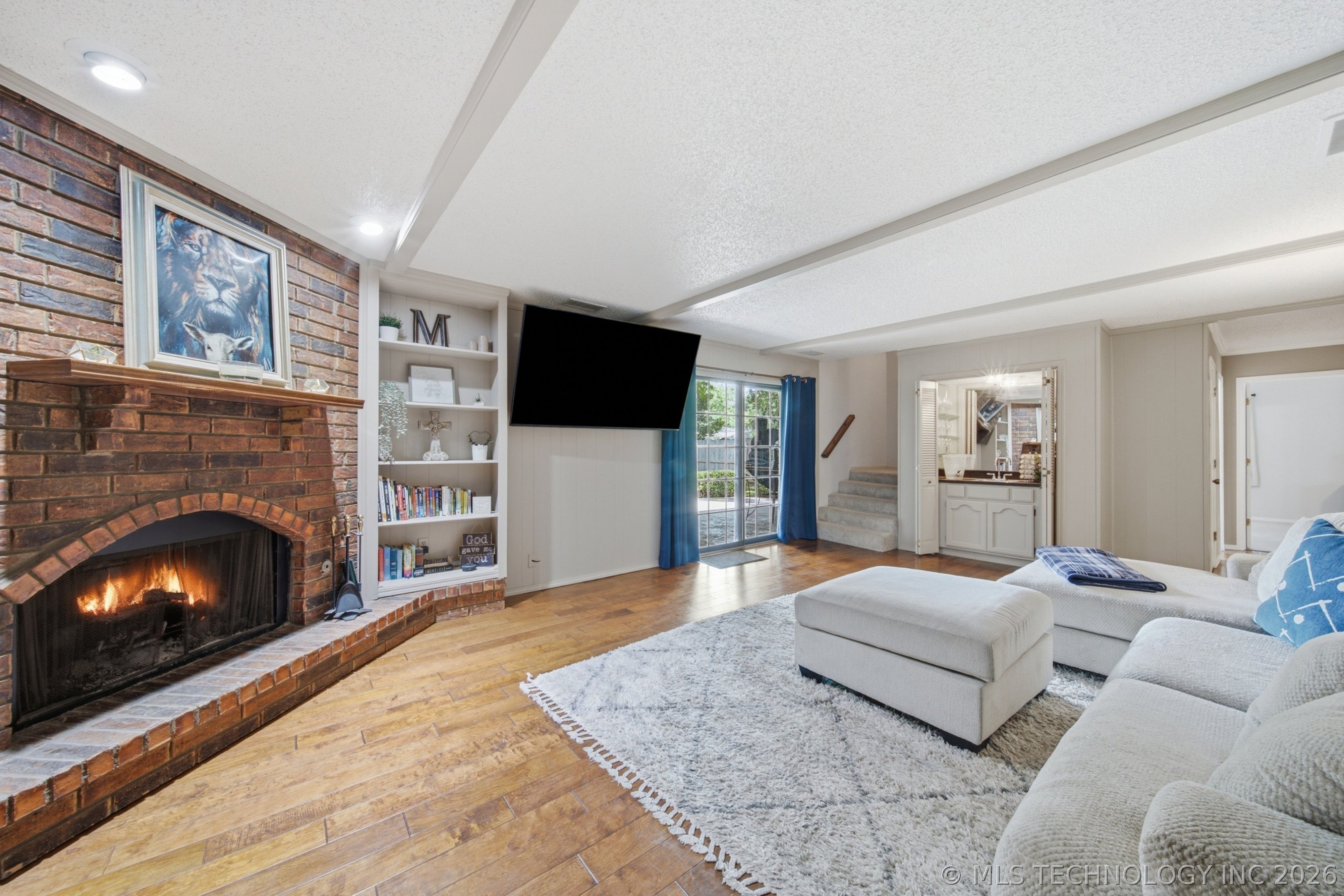 8117 S Quebec Avenue Property Photo 11