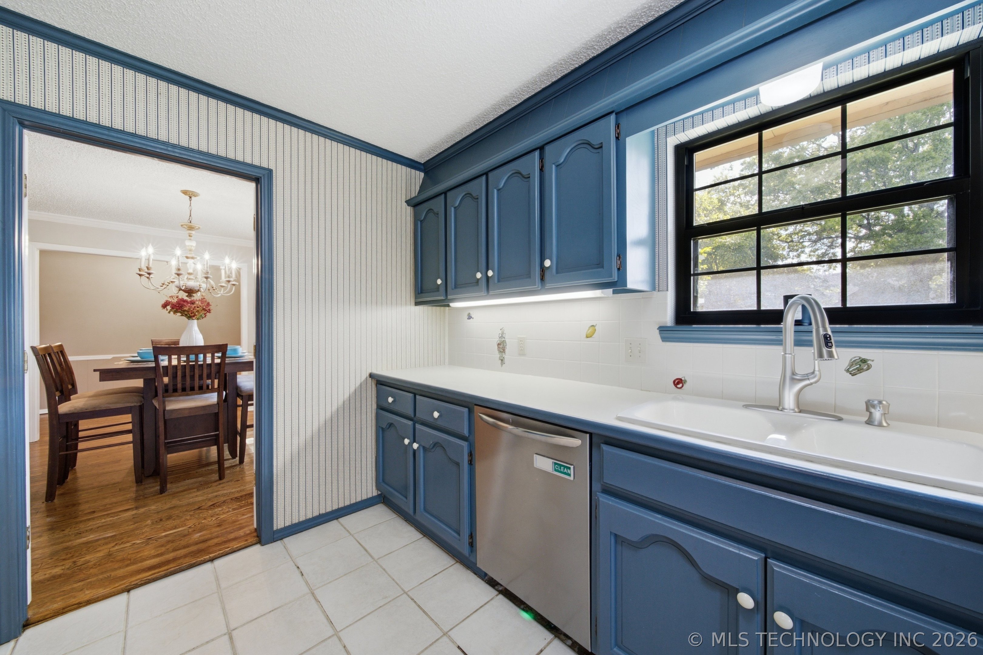 8117 S Quebec Avenue Property Photo 14