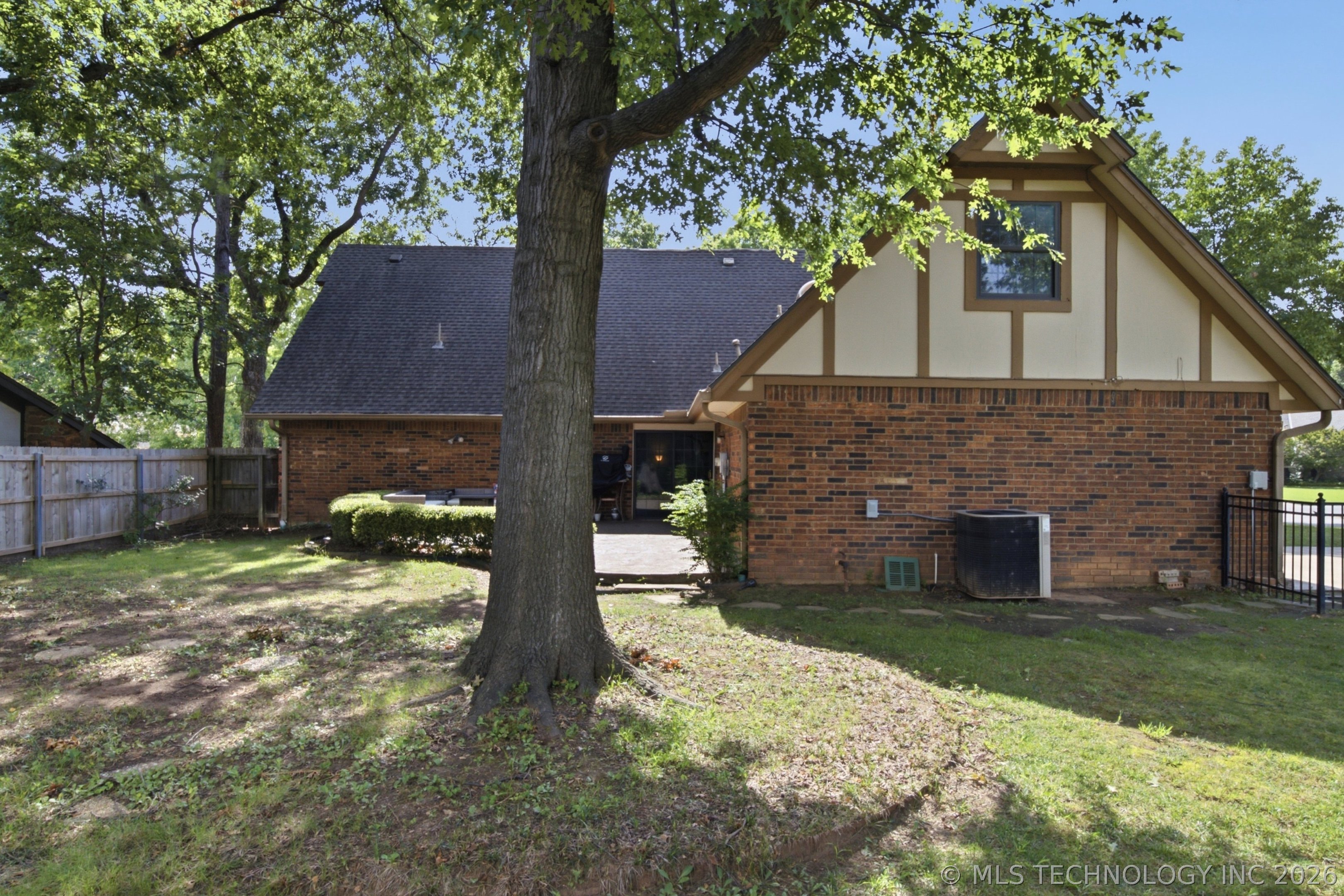 8117 S Quebec Avenue Property Photo 33