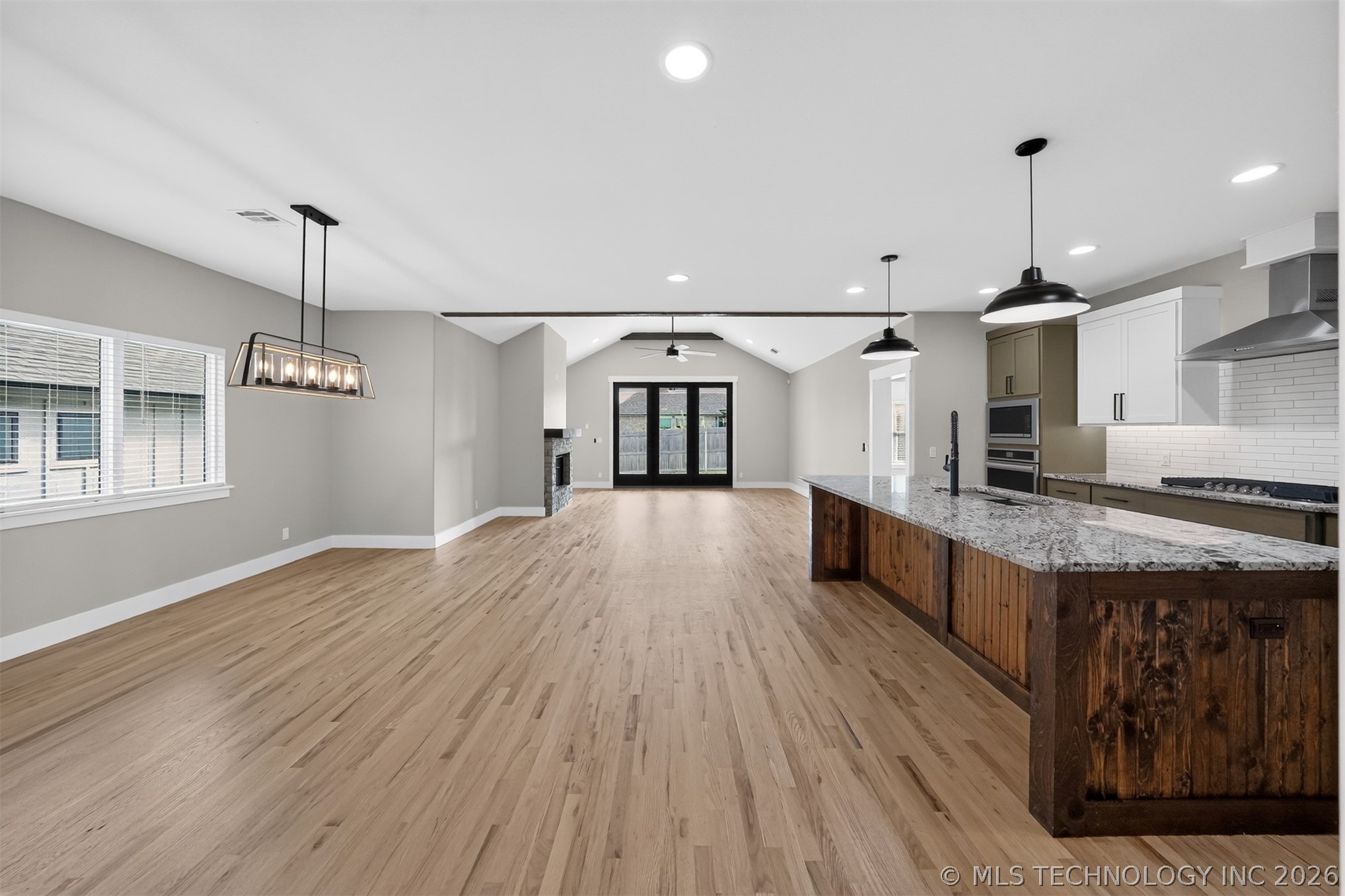 2042 E 130th Street Property Photo 6