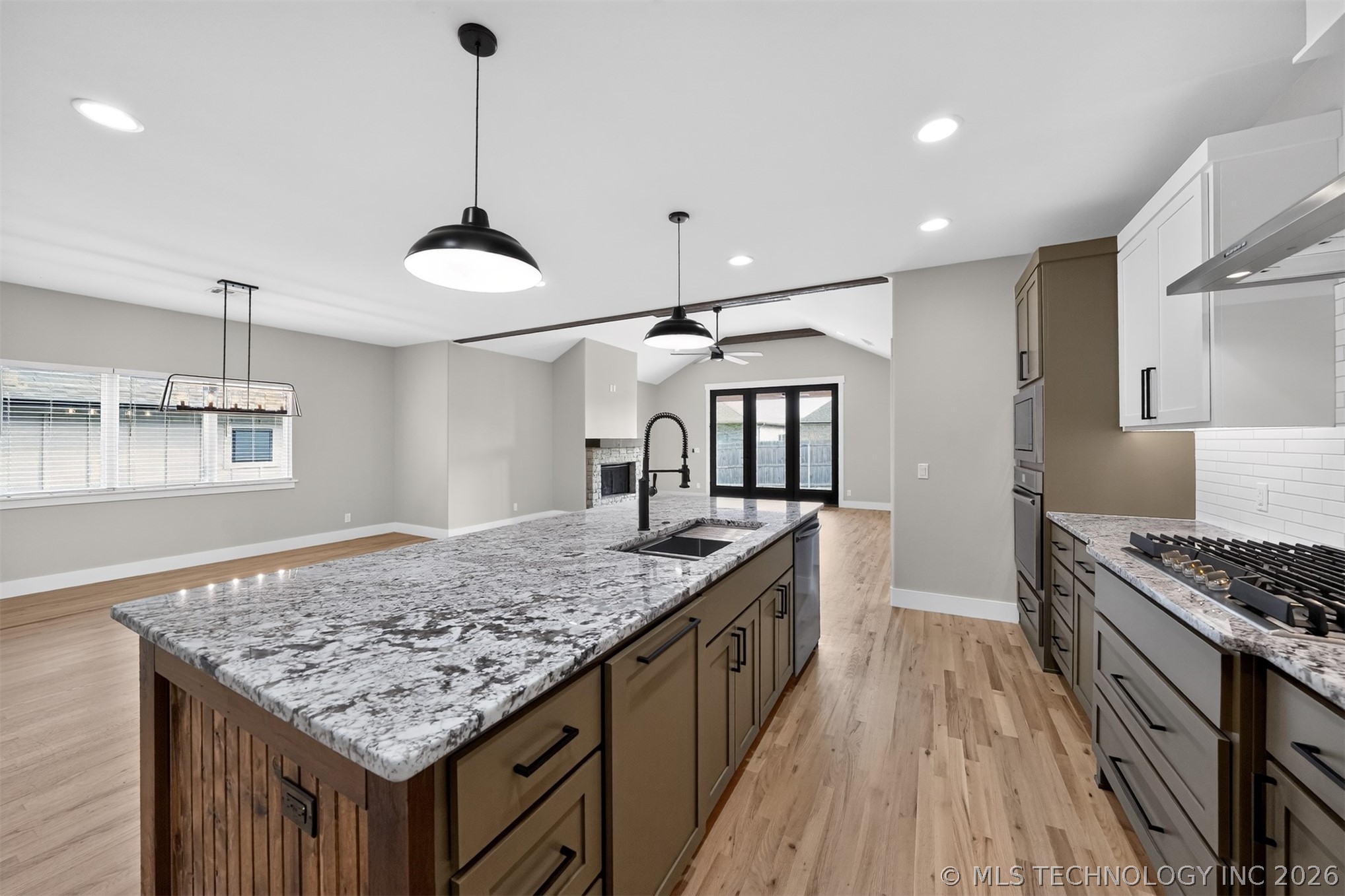 2042 E 130th Street Property Photo 11