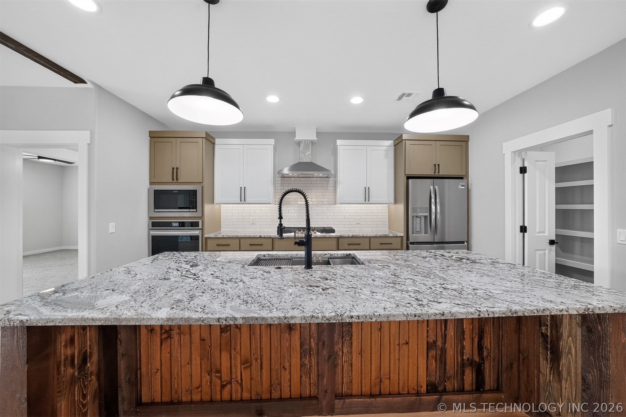 2042 E 130th Street Property Photo 12