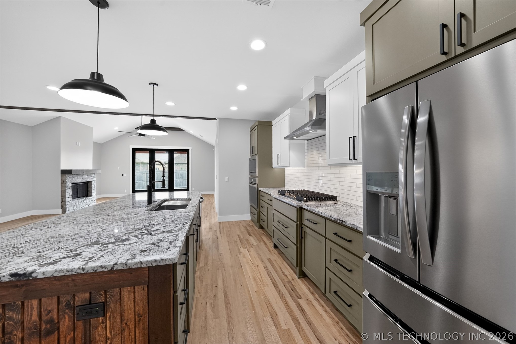 2042 E 130th Street Property Photo 14
