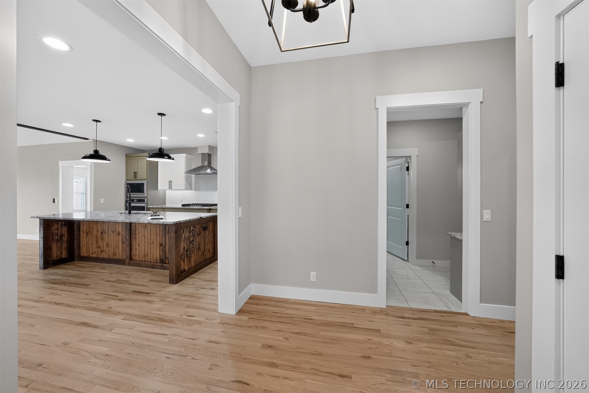 2042 E 130th Street Property Photo 16