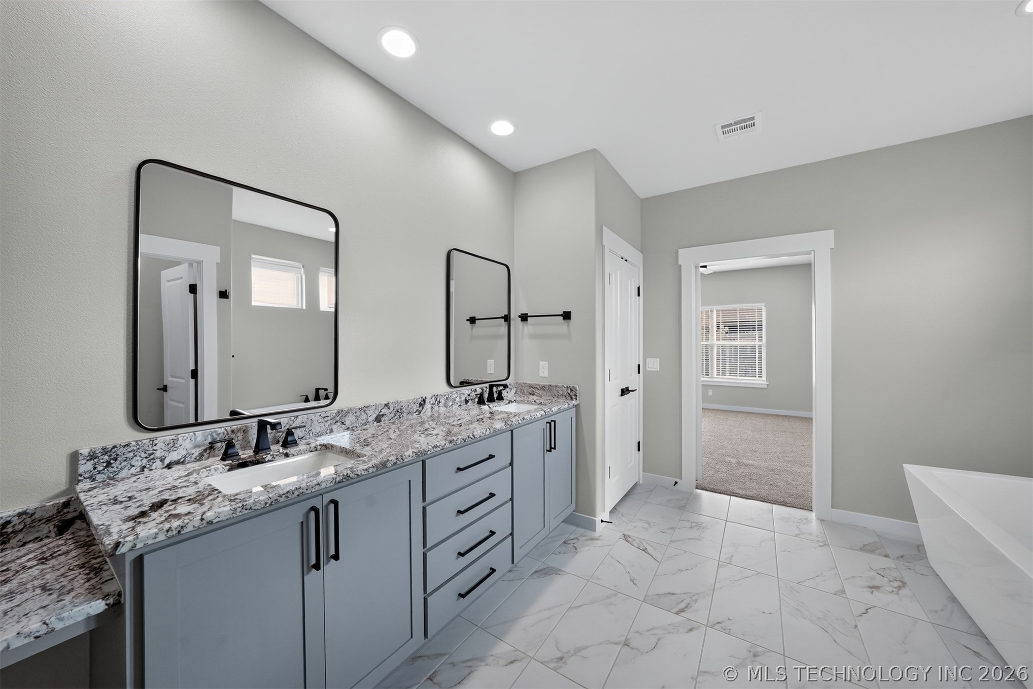 2042 E 130th Street Property Photo 20
