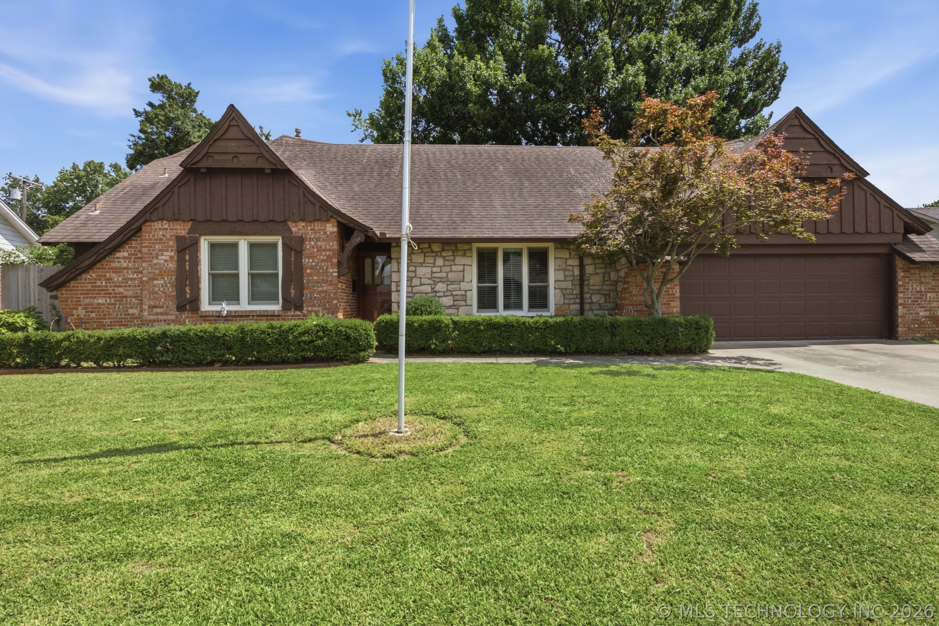 1754 E 59th Place Property Photo 3