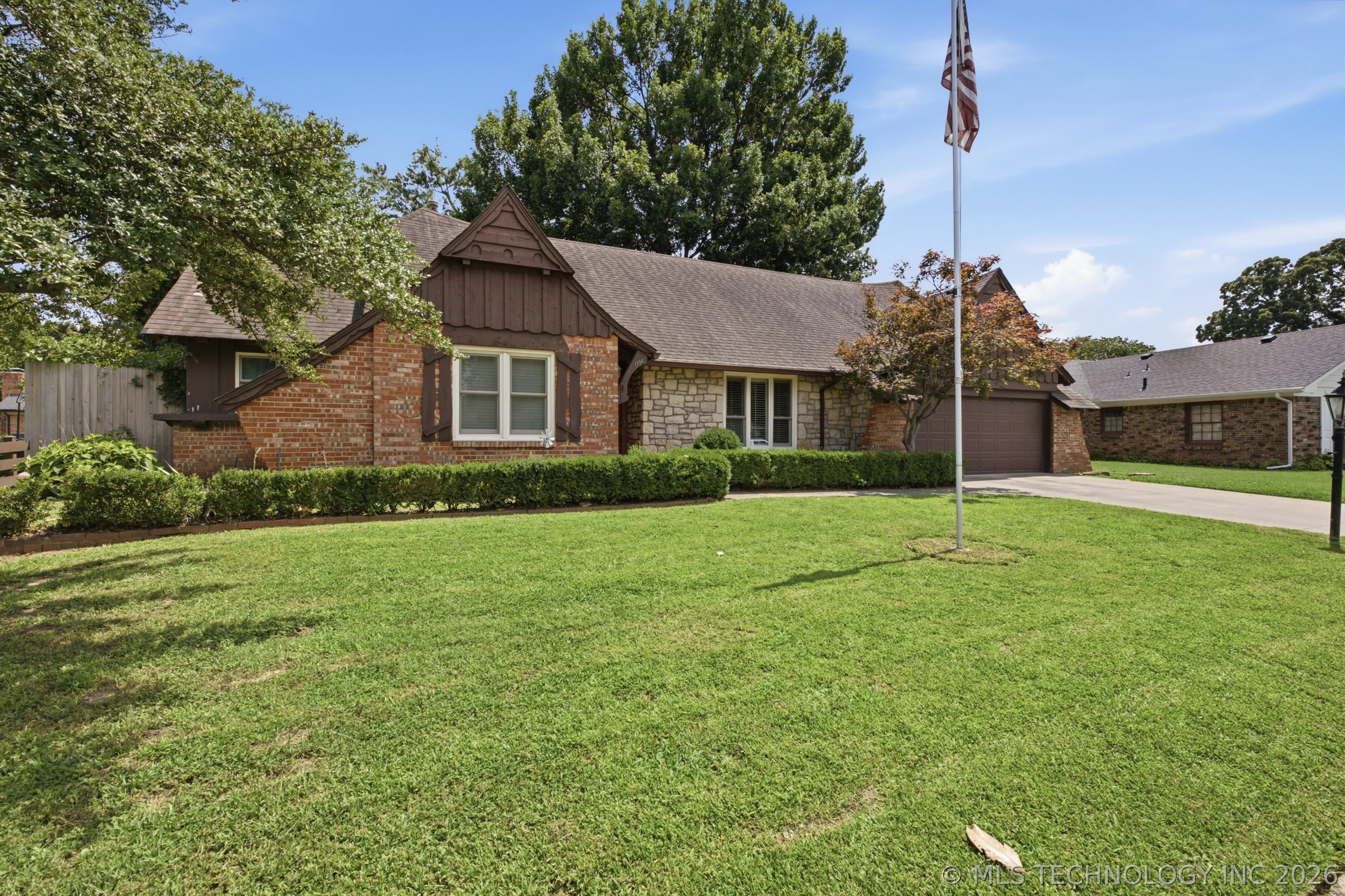 1754 E 59th Place Property Photo 4