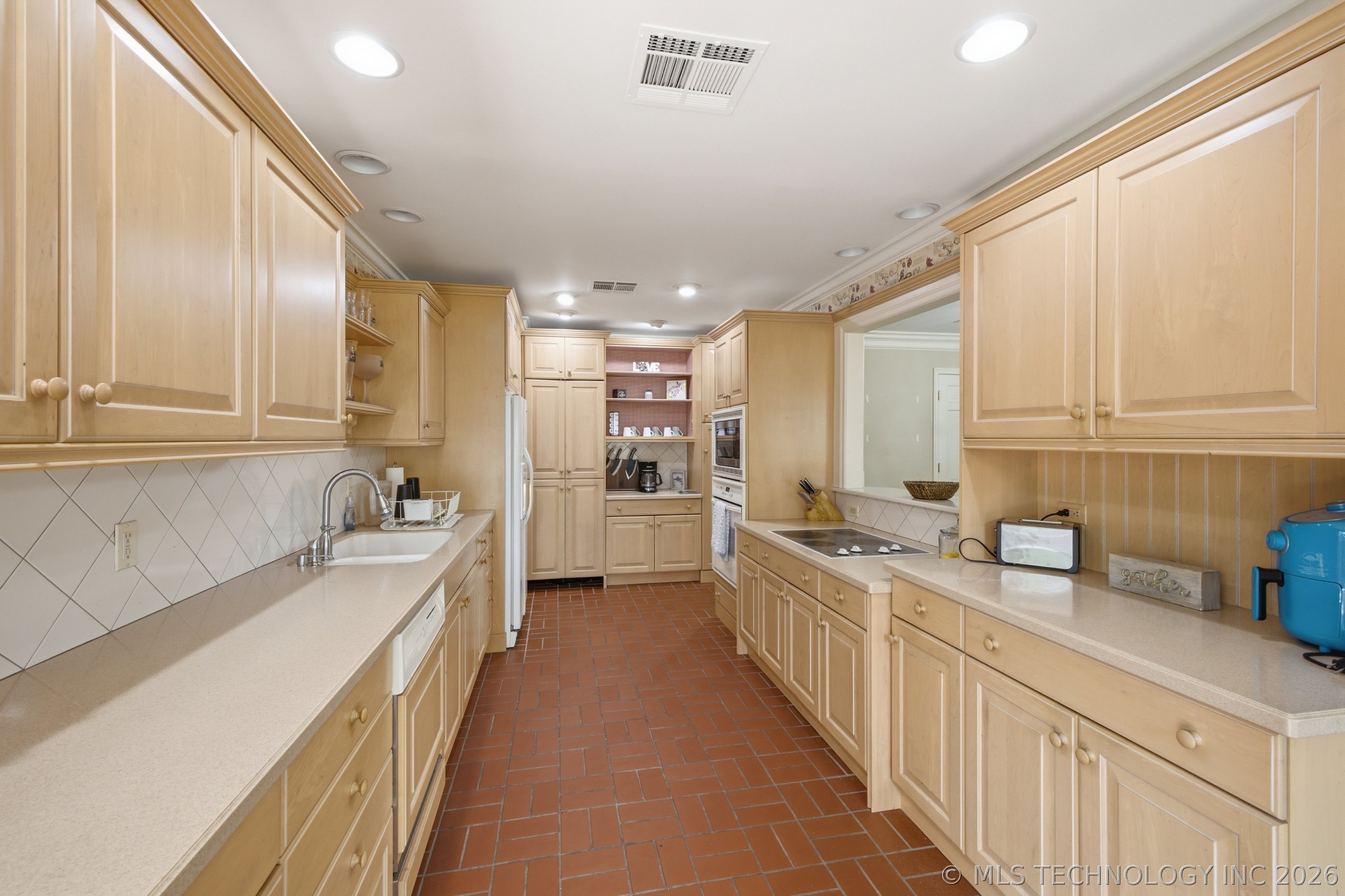 1754 E 59th Place Property Photo 10