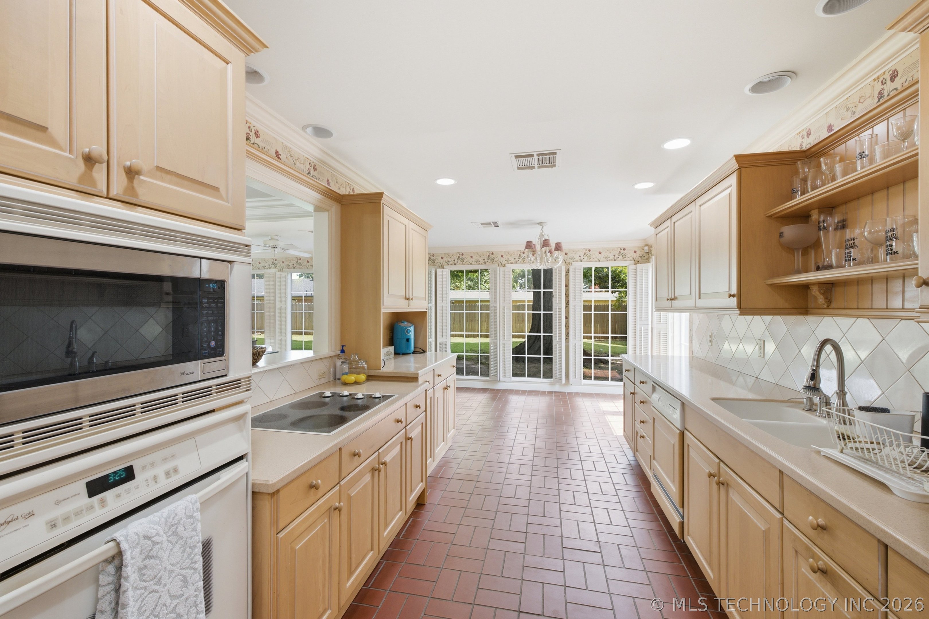 1754 E 59th Place Property Photo 11