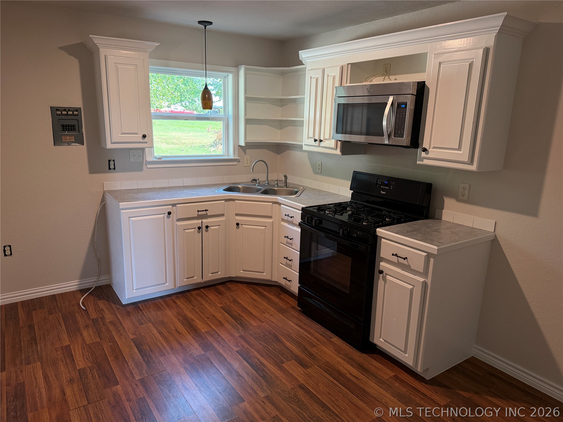 906 S Mckinley Property Photo 3