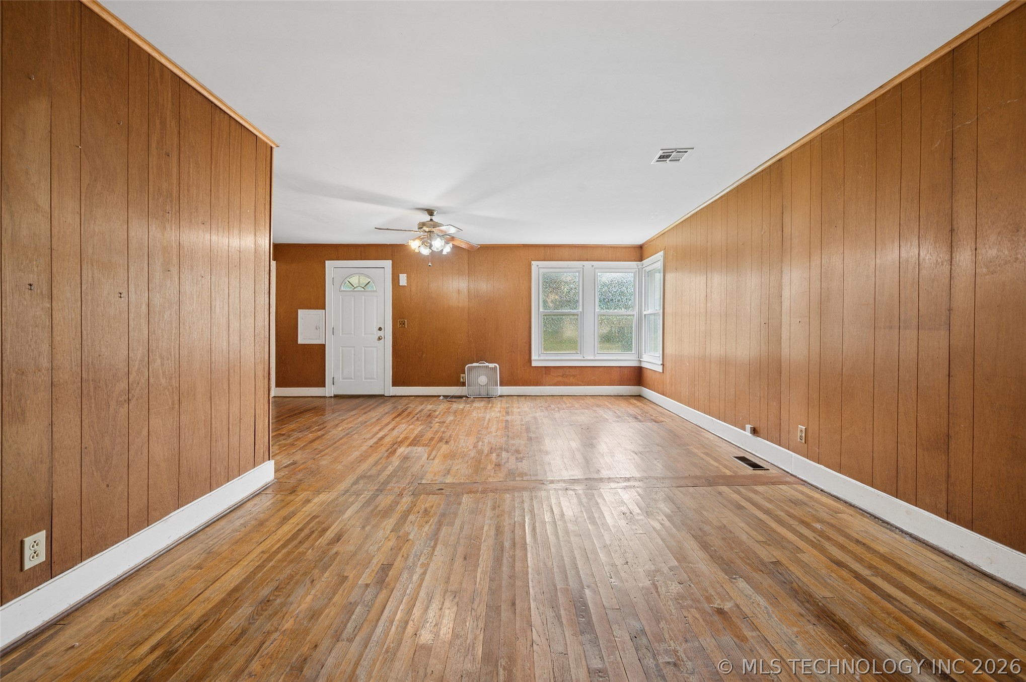 611 W 6th Street Property Photo 7