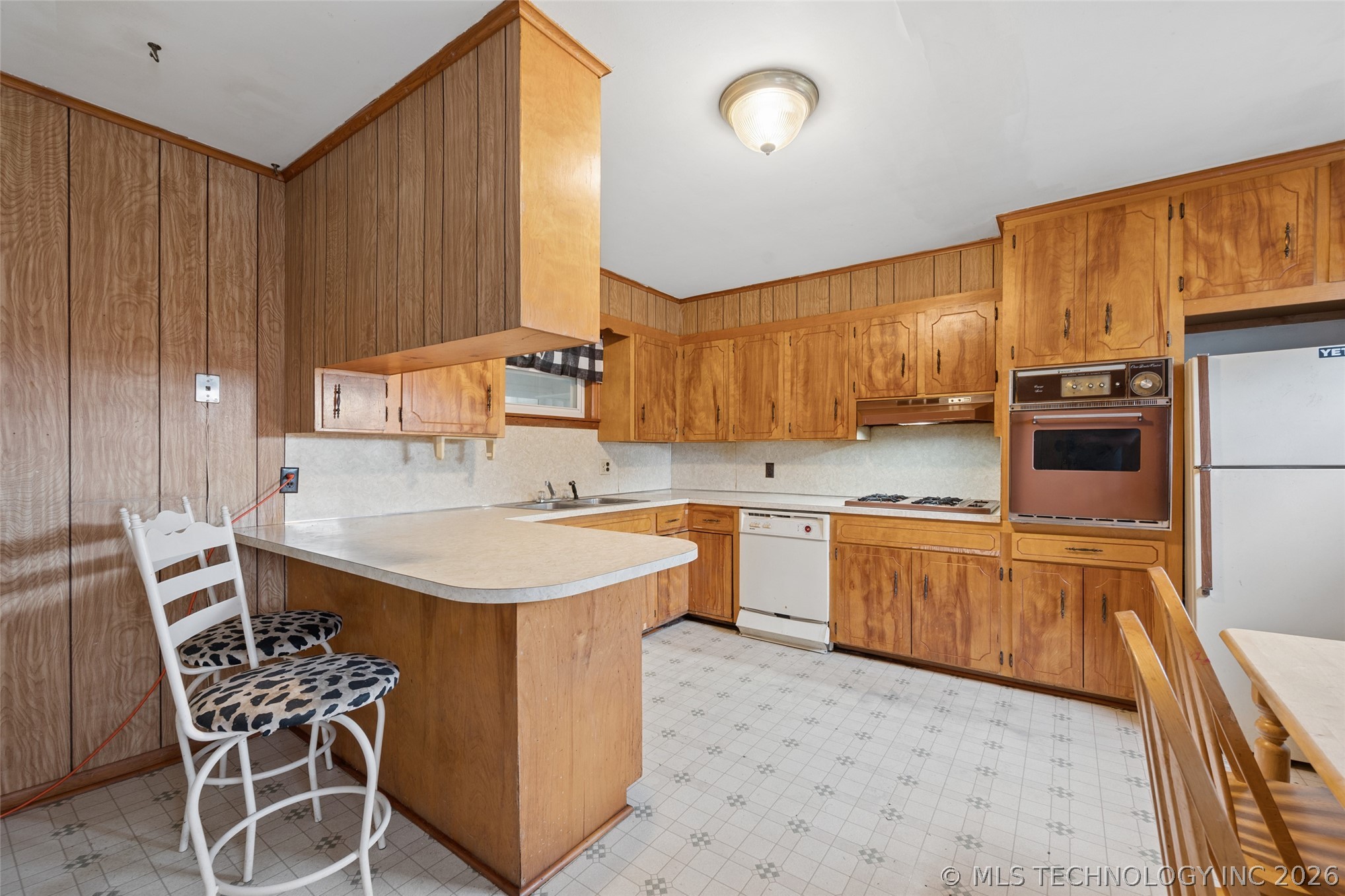 611 W 6th Street Property Photo 10