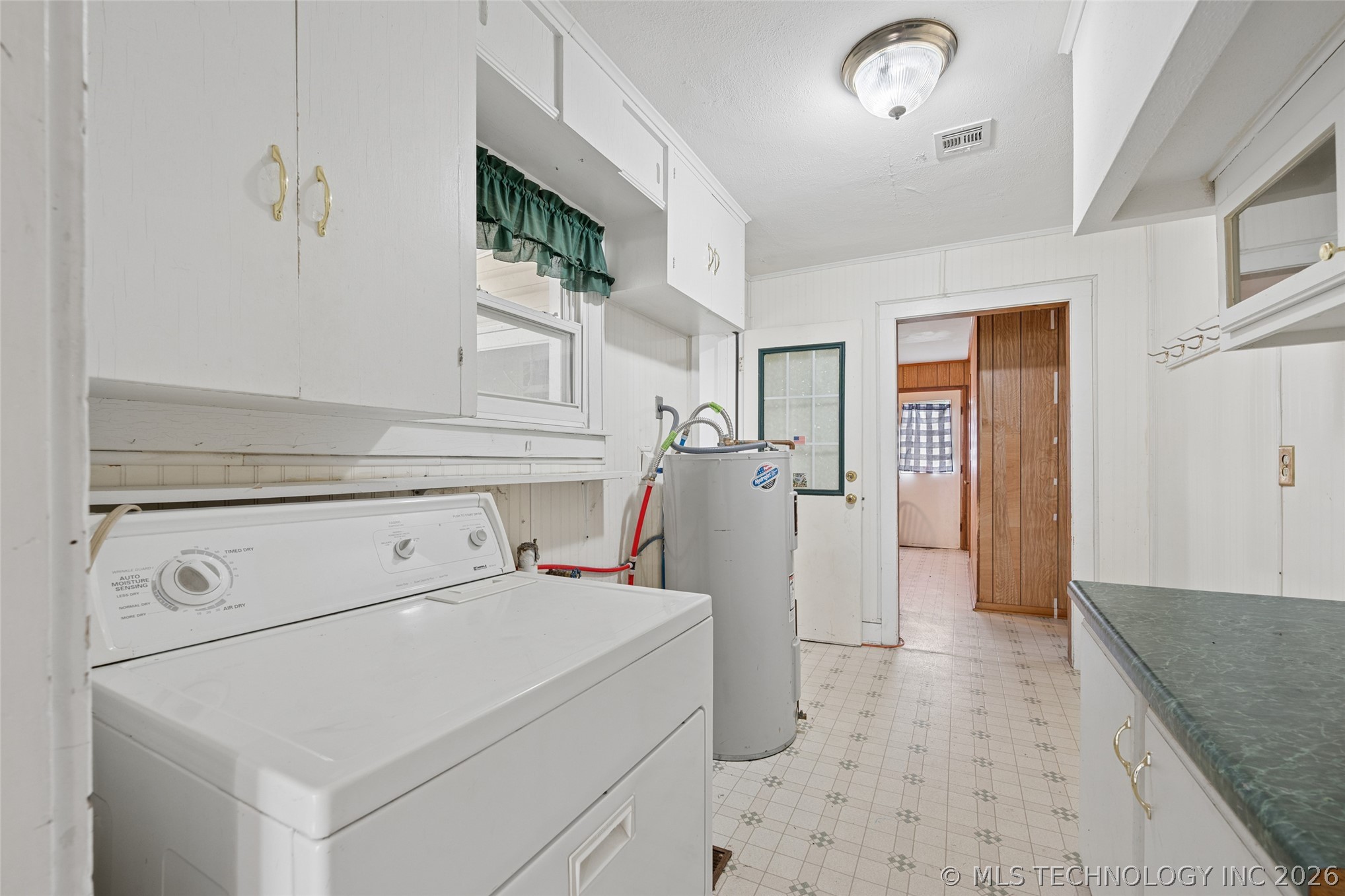 611 W 6th Street Property Photo 23
