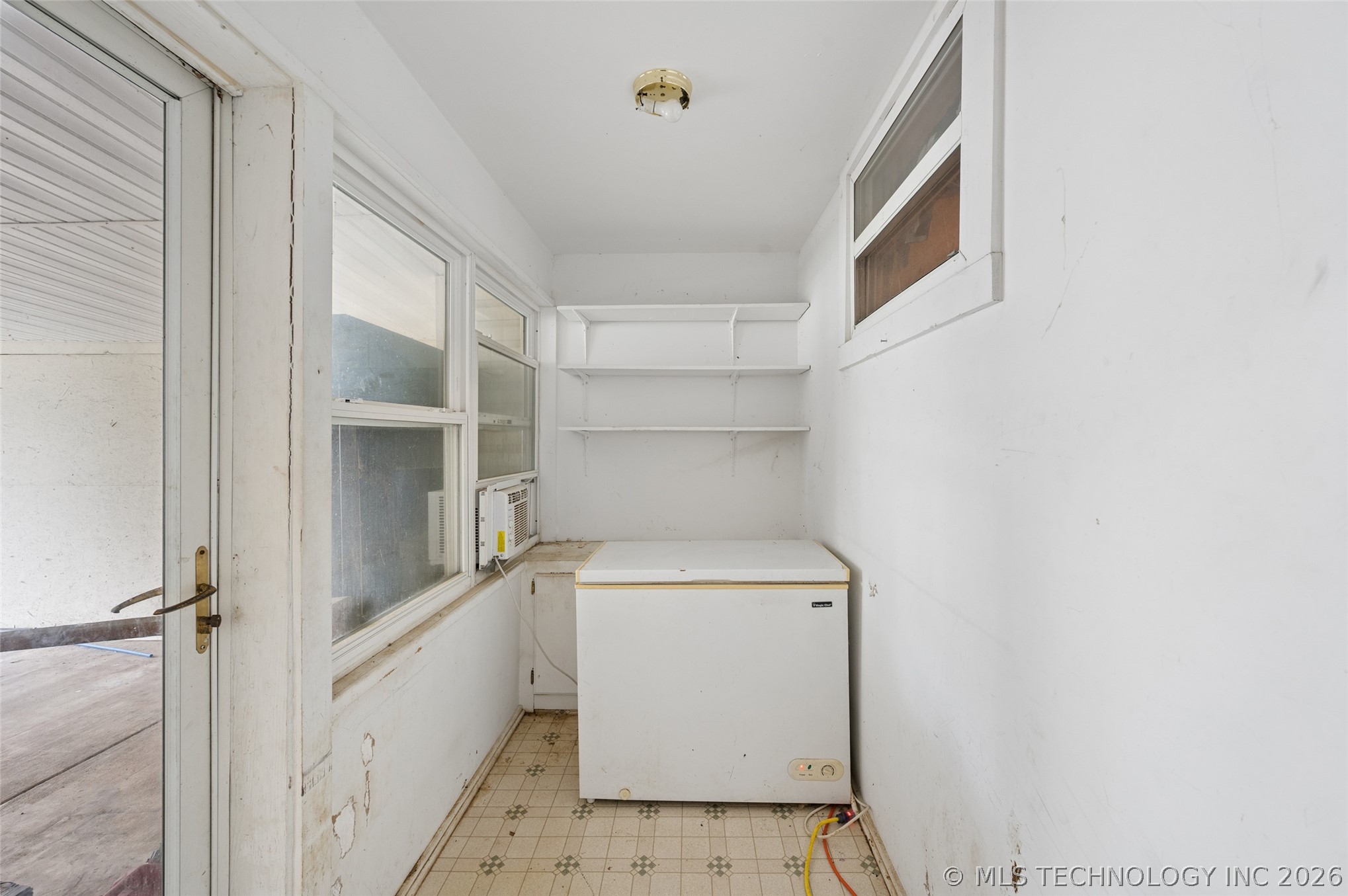 611 W 6th Street Property Photo 25