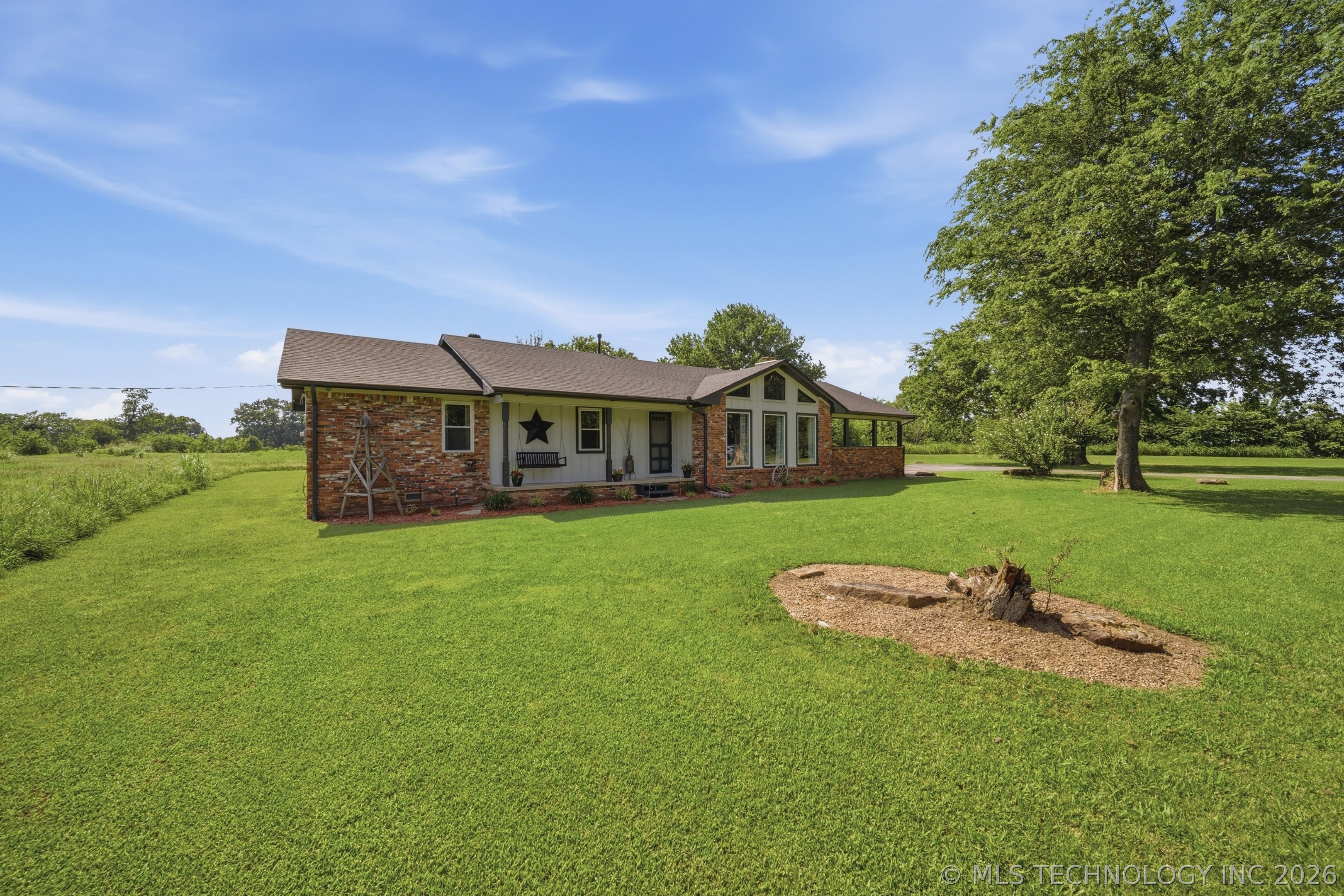 1003 S Chickasaw Avenue Property Photo 2