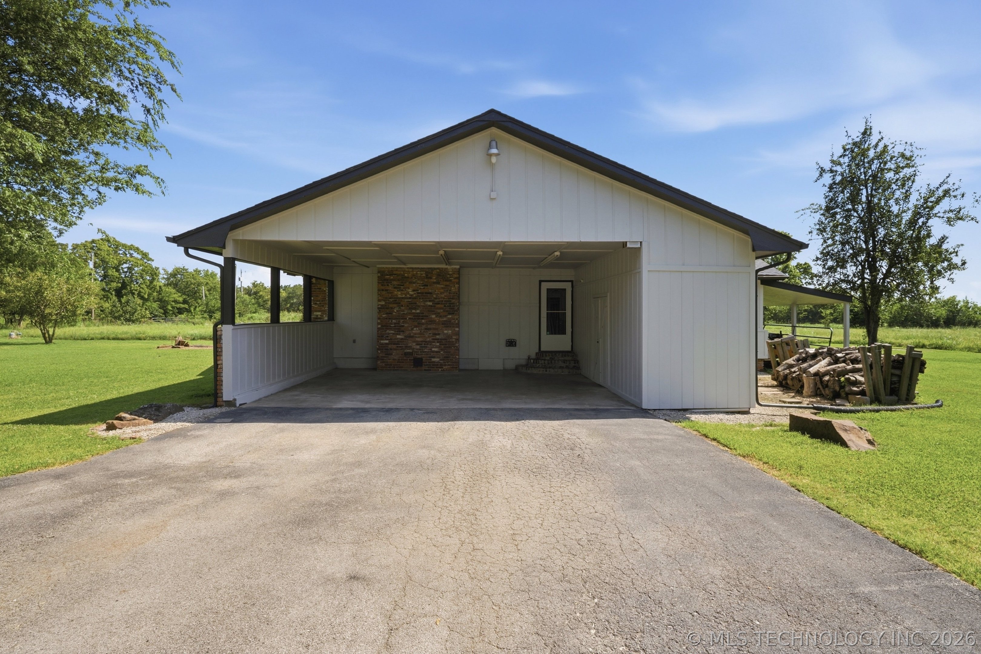1003 S Chickasaw Avenue Property Photo 5