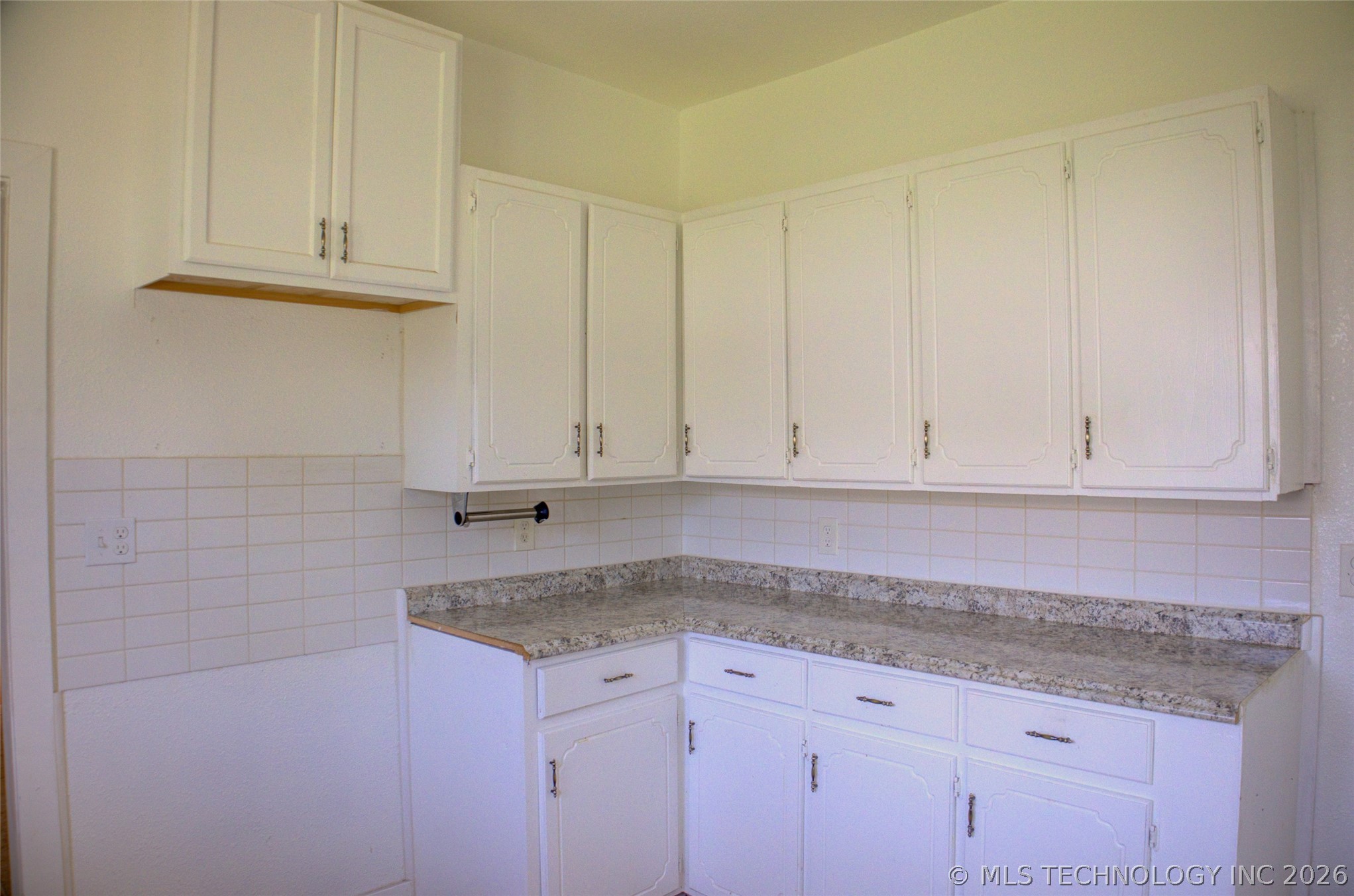 920 S Price Avenue Property Photo 13