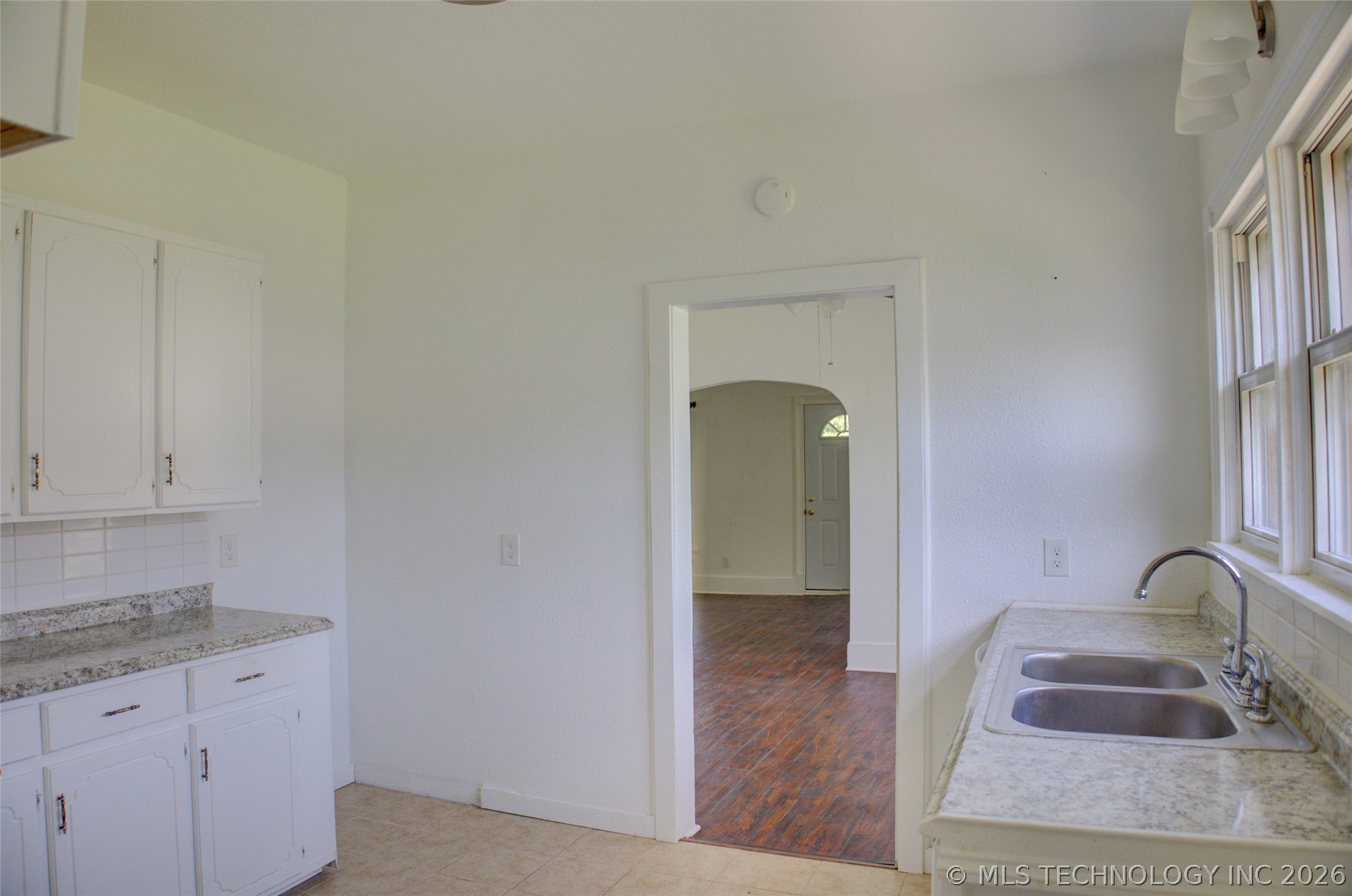920 S Price Avenue Property Photo 14