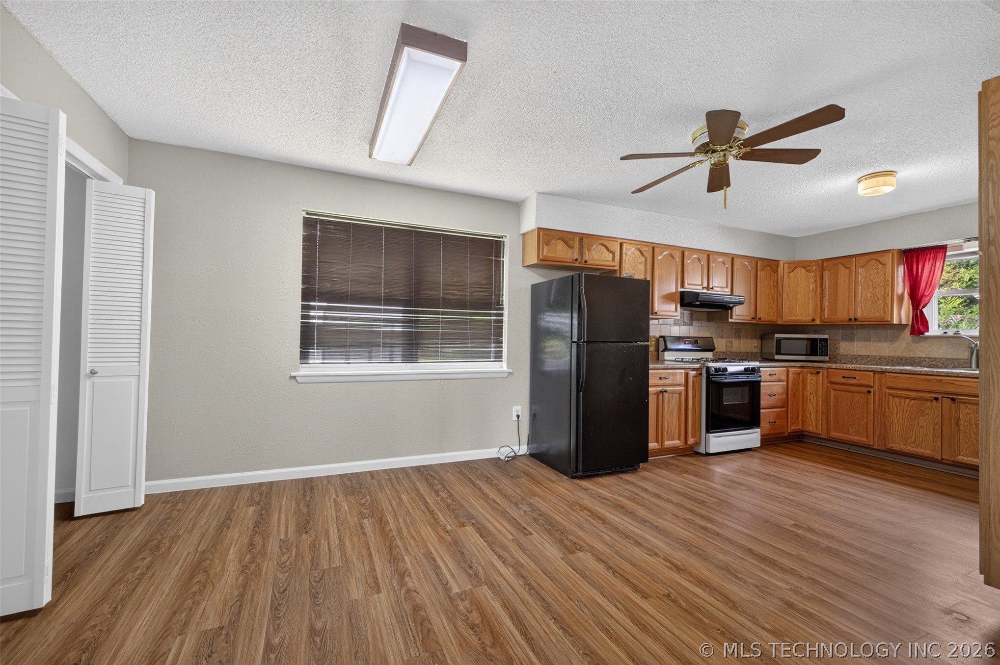 458 E 137th Street Property Photo 9