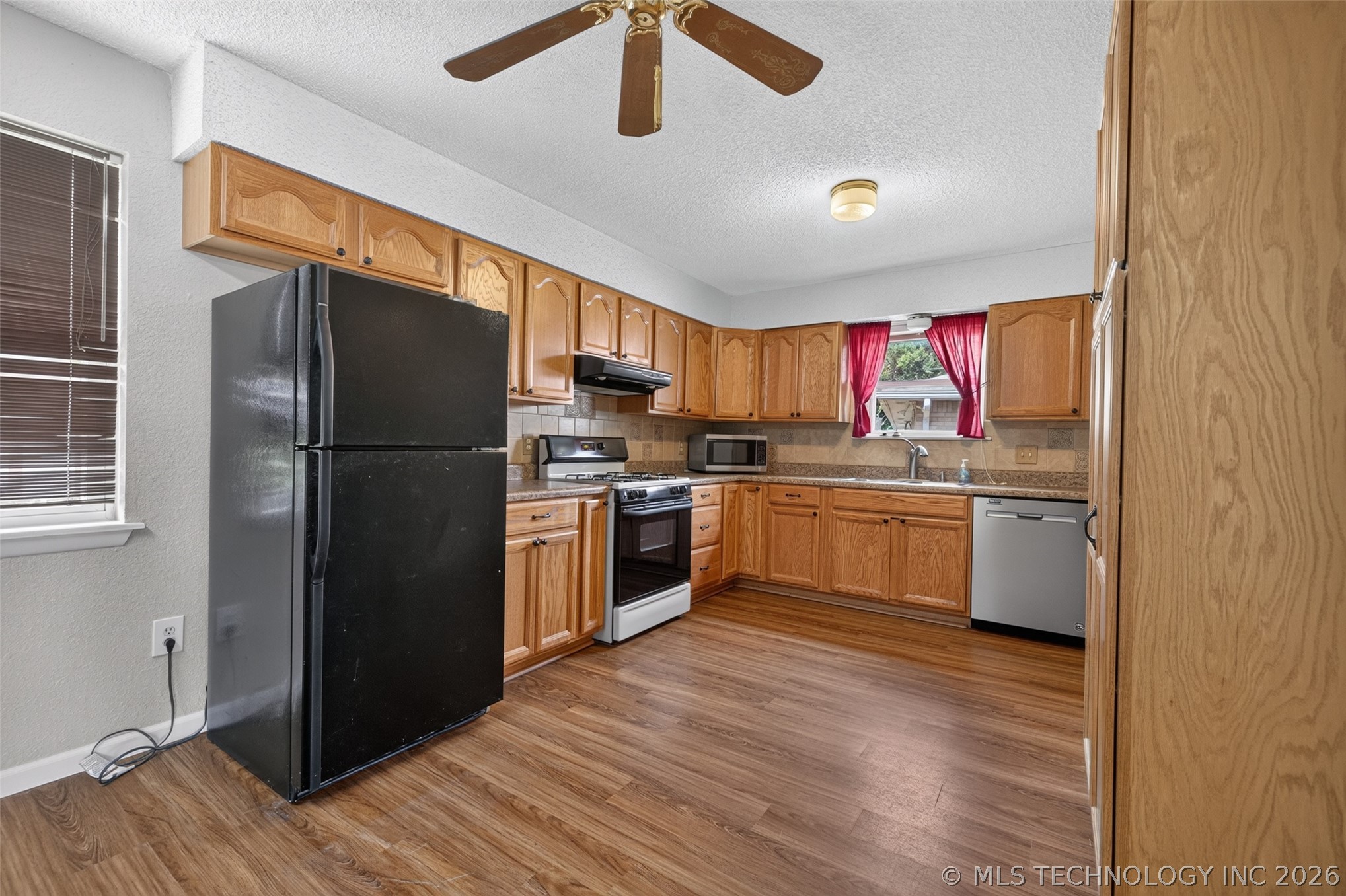 458 E 137th Street Property Photo 12