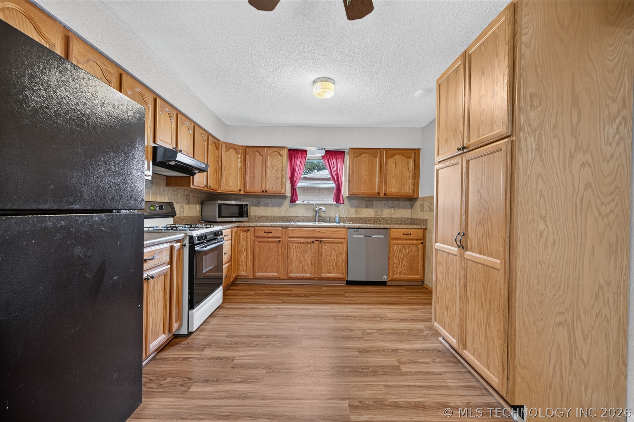 458 E 137th Street Property Photo 15