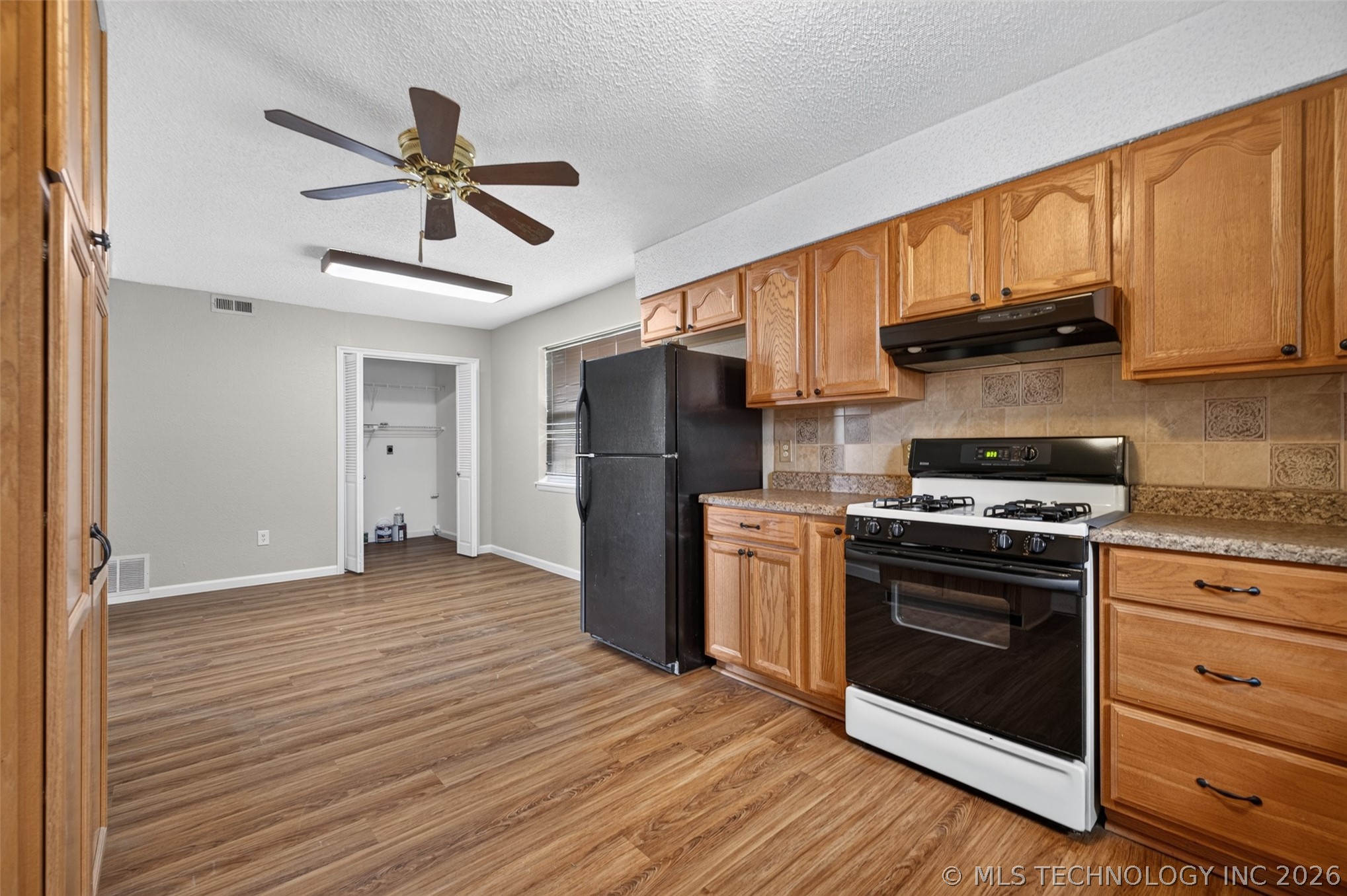 458 E 137th Street Property Photo 16