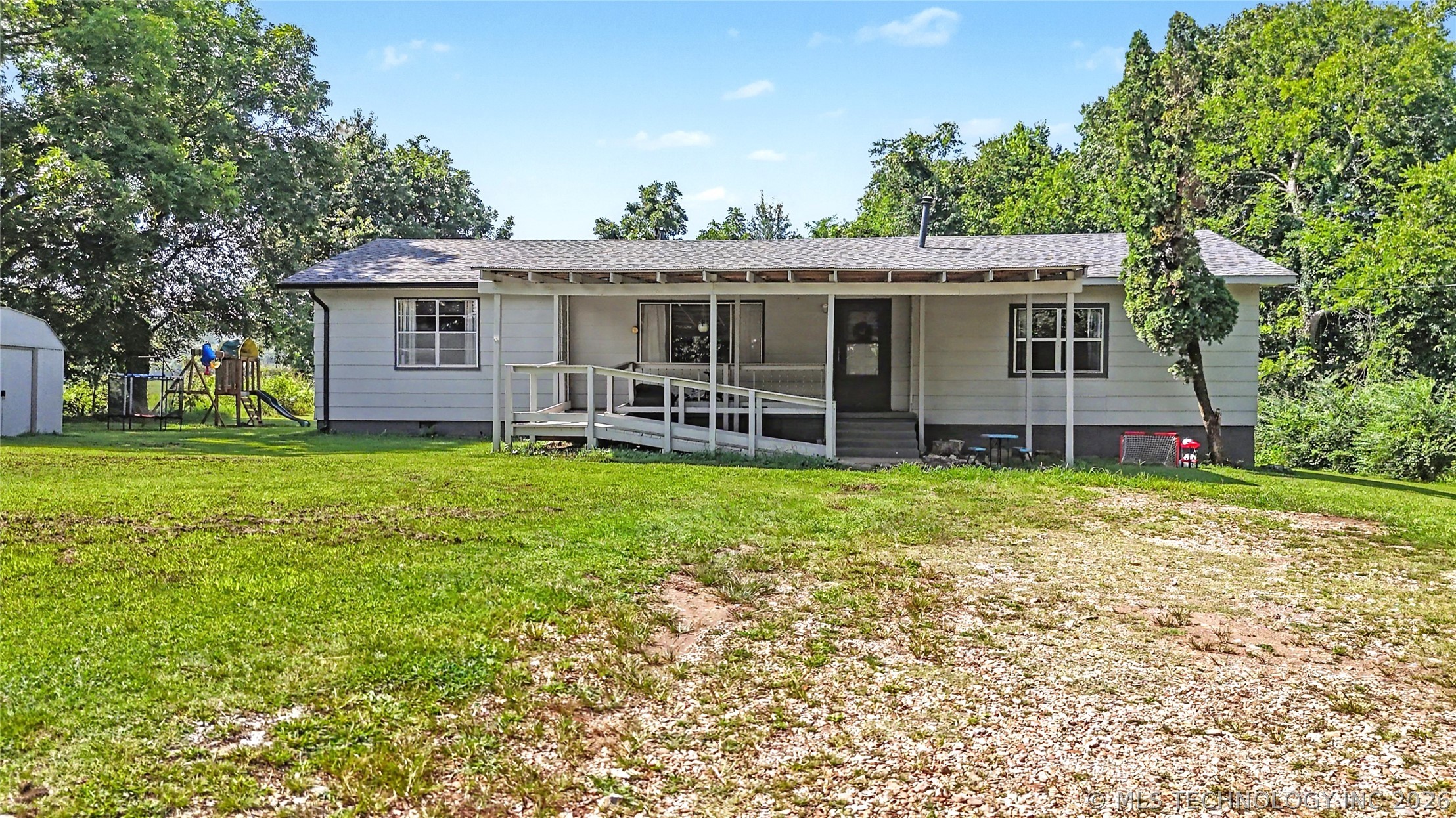 21195 E 760 Road Property Photo 2