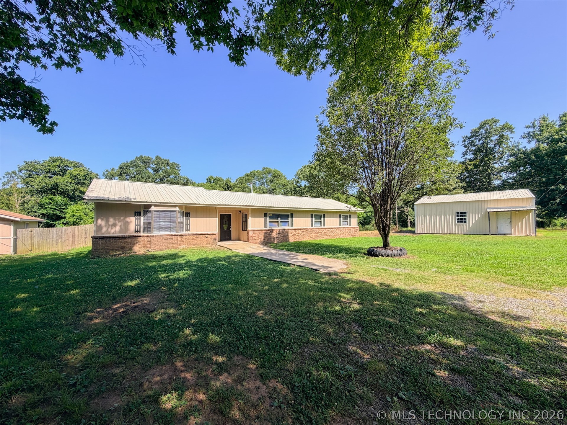 16557 N Briggs Flat Road Property Photo 1