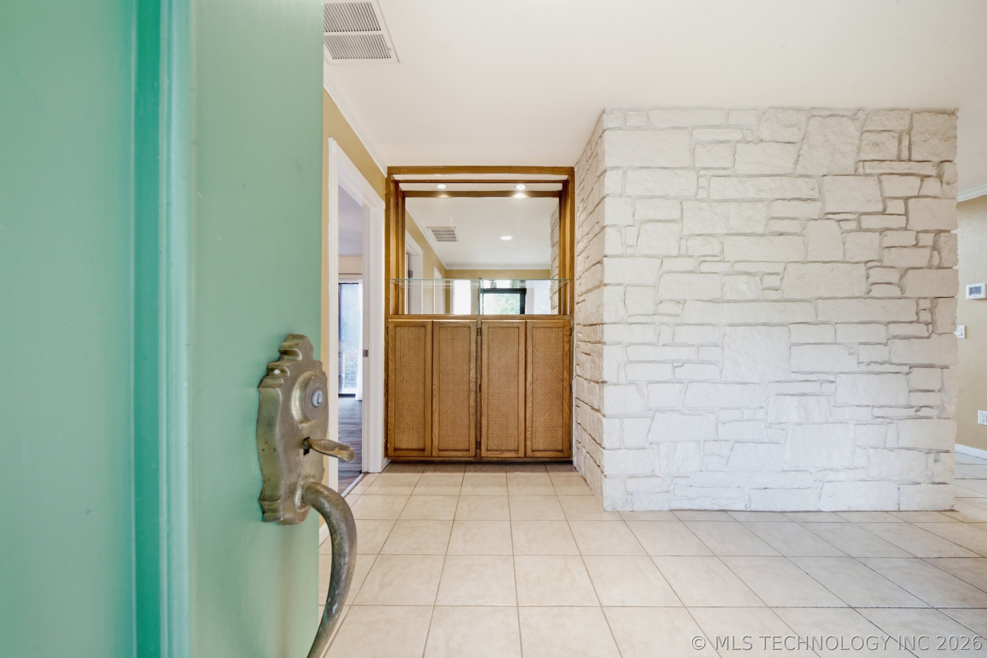7721 S Irvington Avenue Property Photo 8