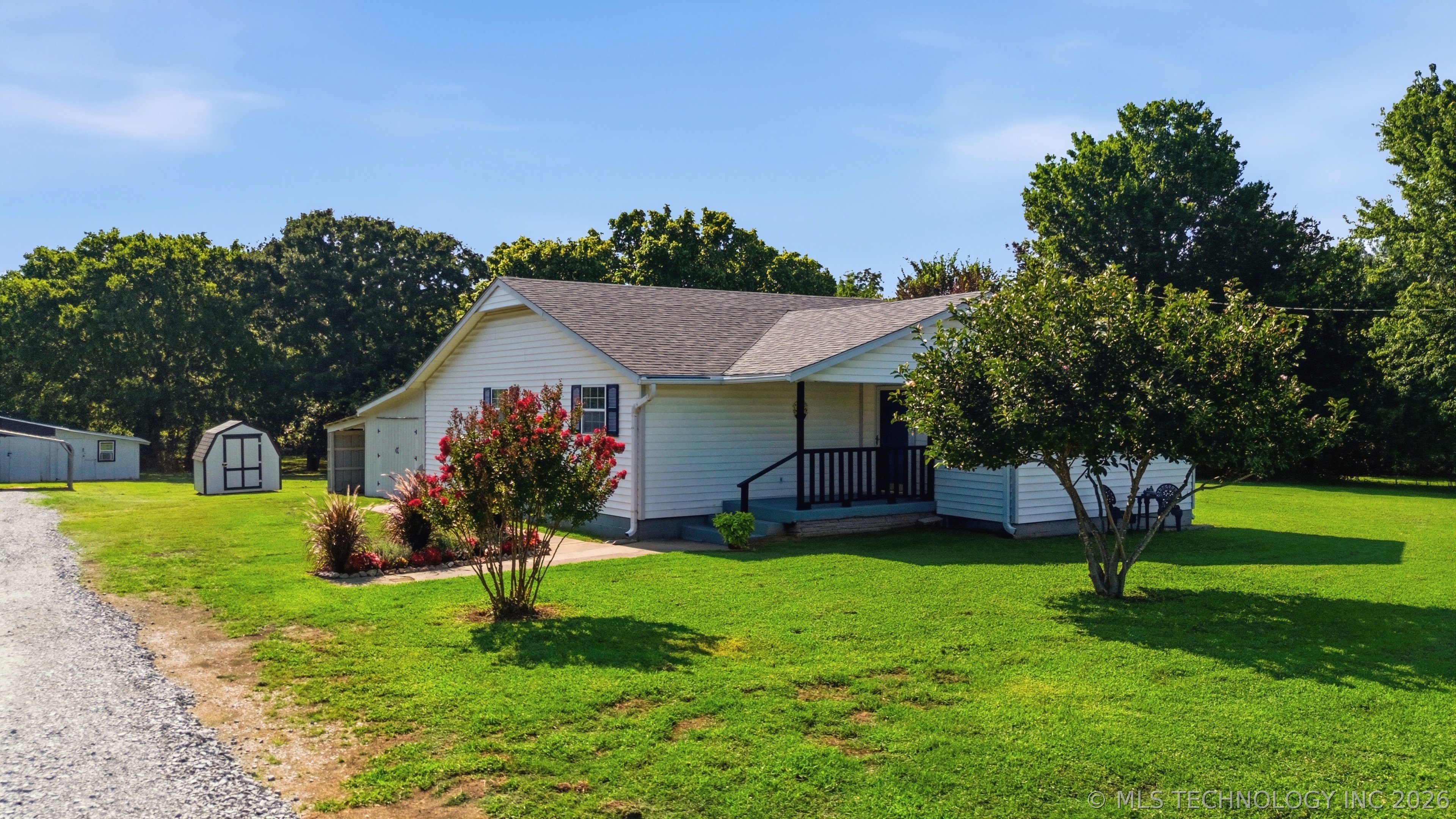 16610 S 4180 Road Property Photo 2