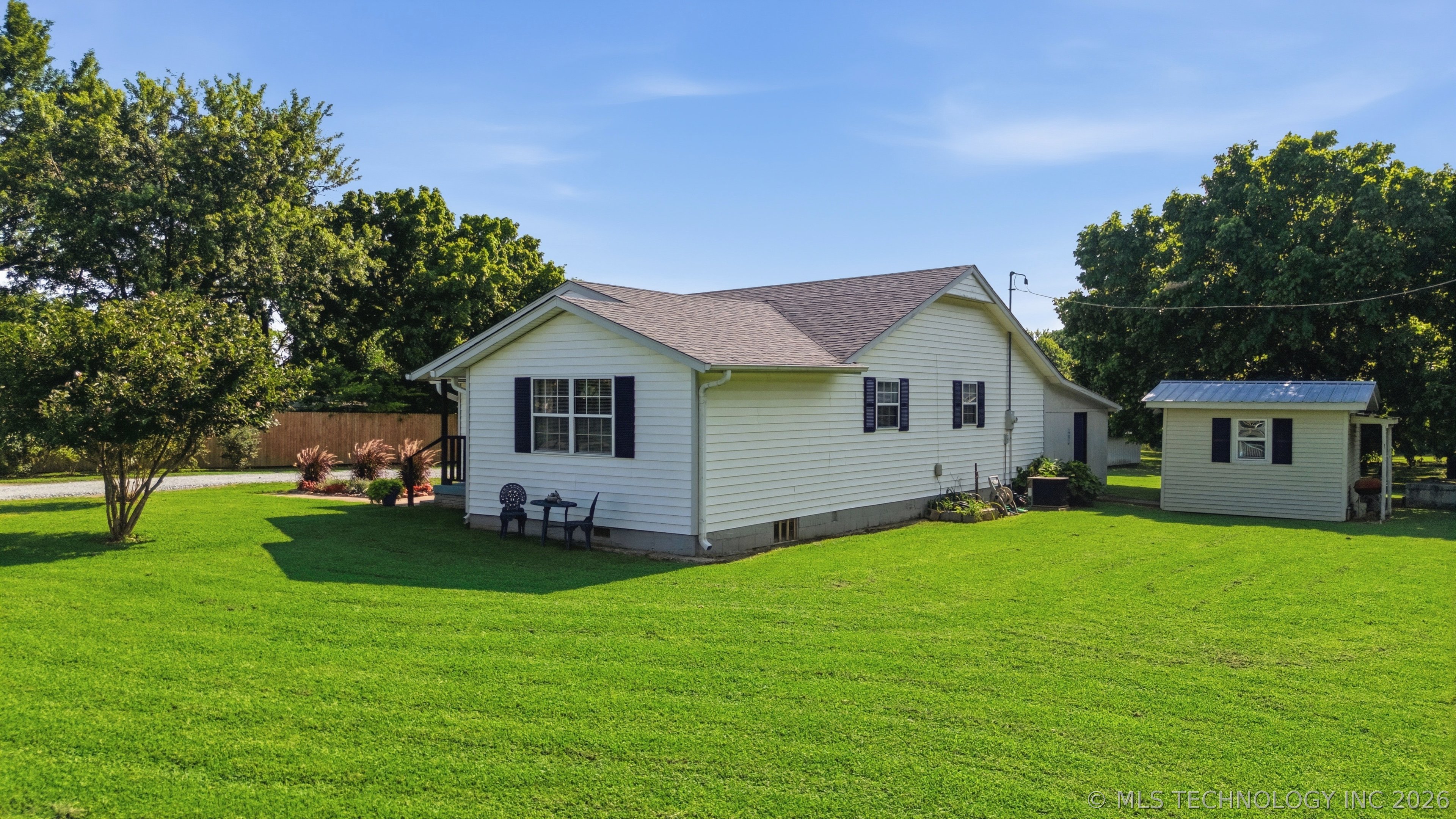 16610 S 4180 Road Property Photo 3