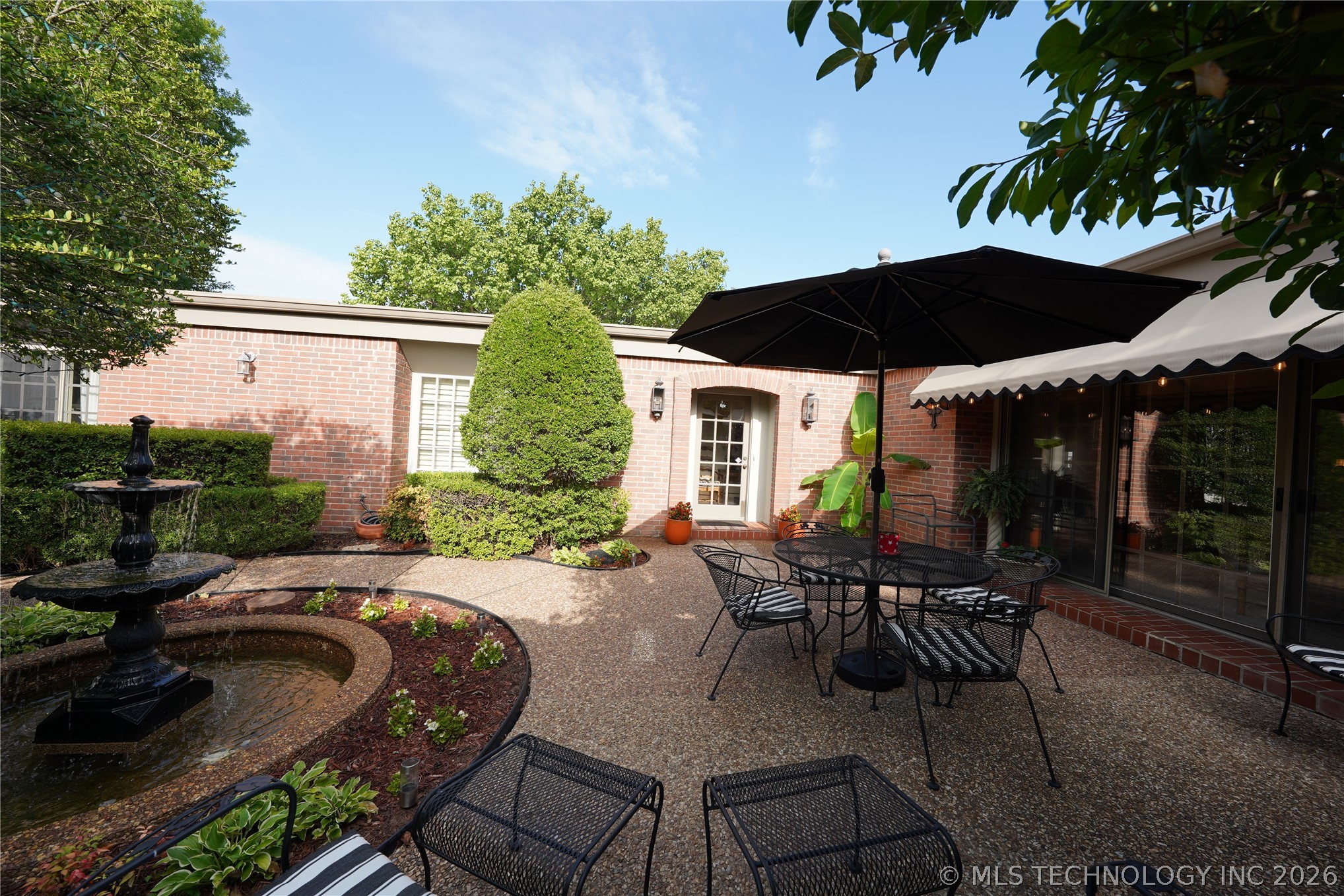 2436 E 72nd Place 4c4 Property Photo 3