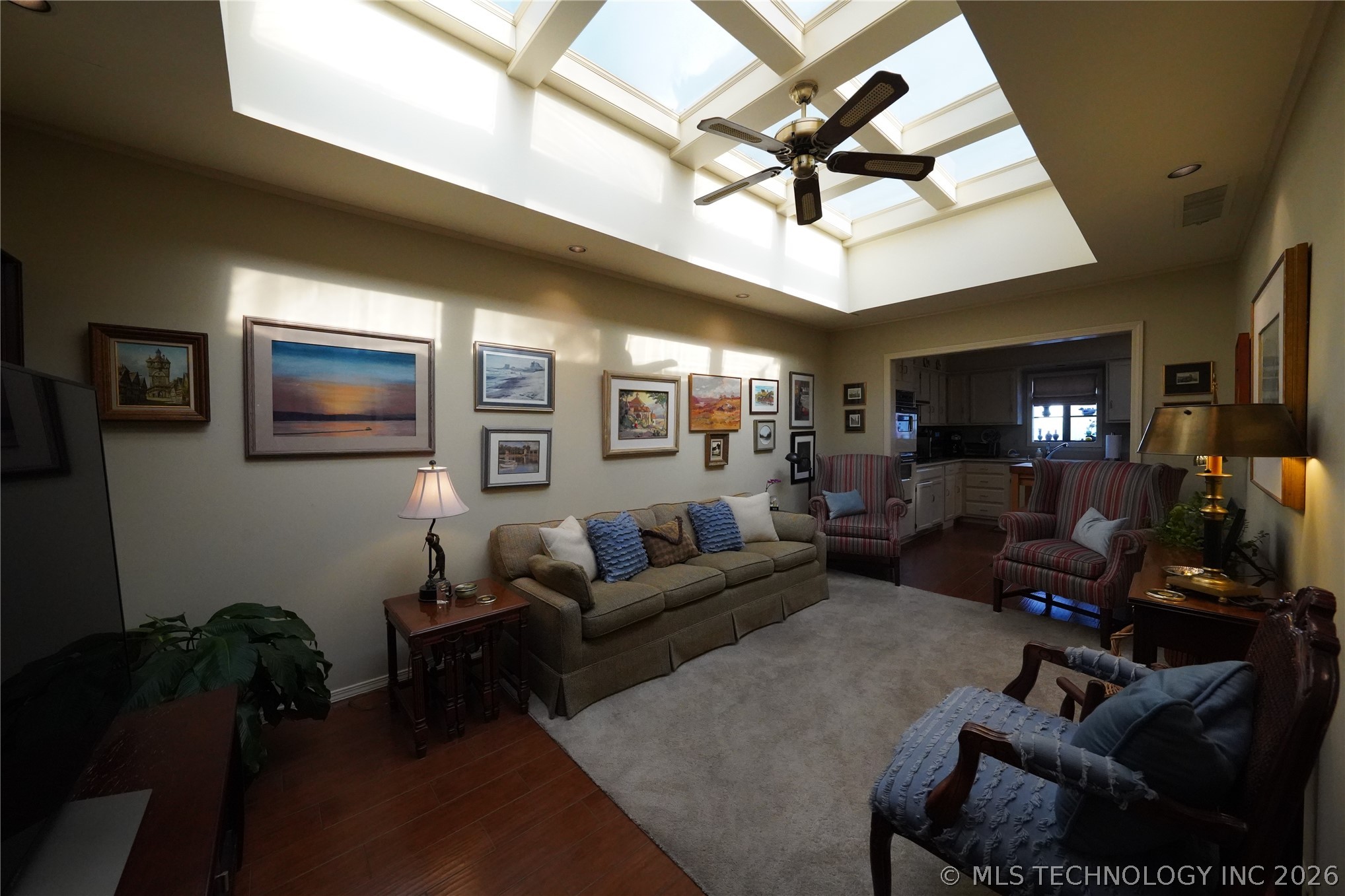 2436 E 72nd Place 4c4 Property Photo 8