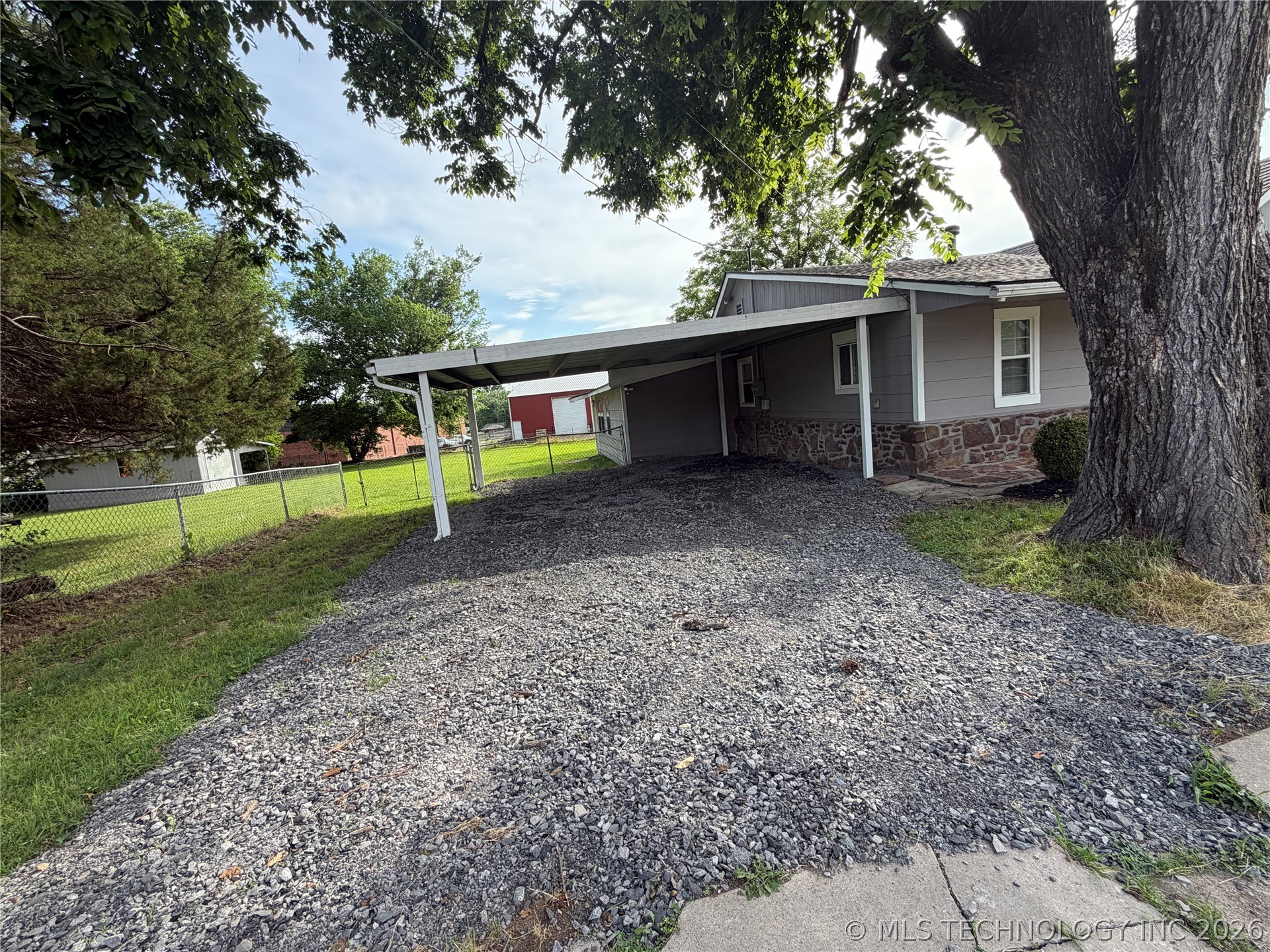223 N Lee Street Property Photo 2