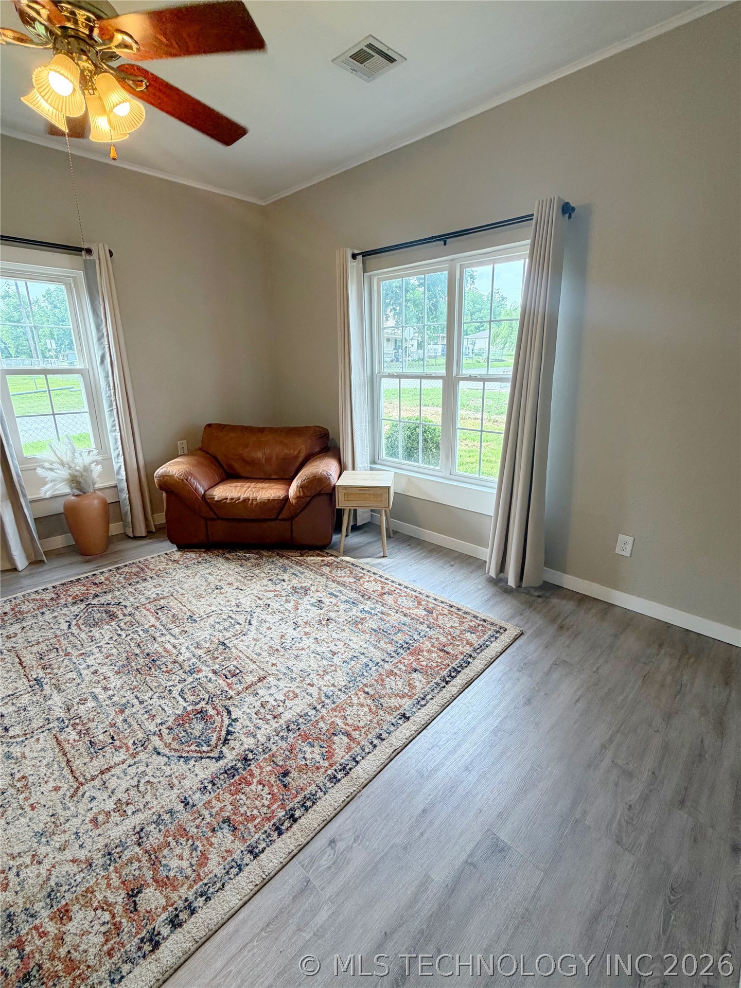223 N Lee Street Property Photo 5