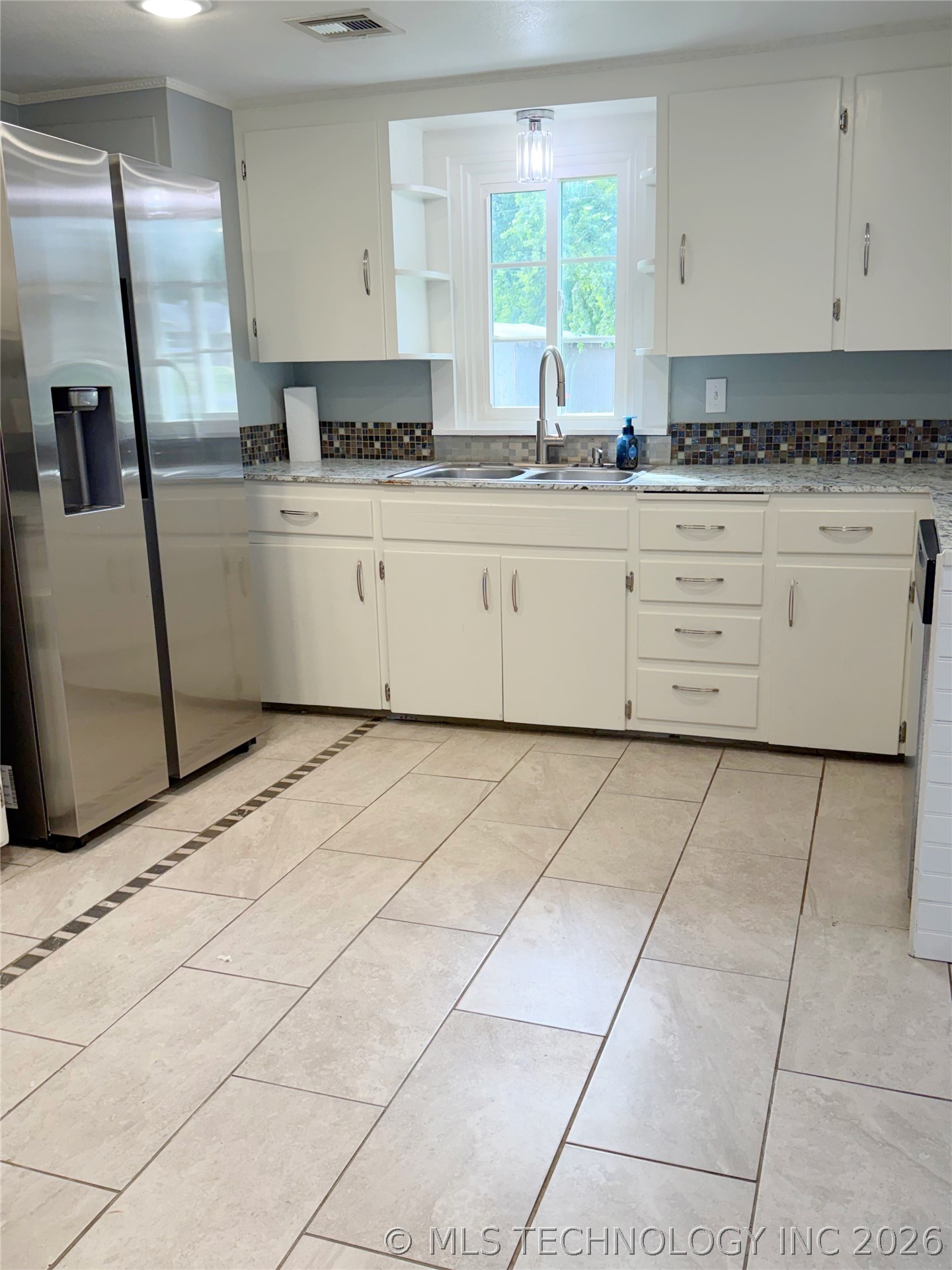 223 N Lee Street Property Photo 13