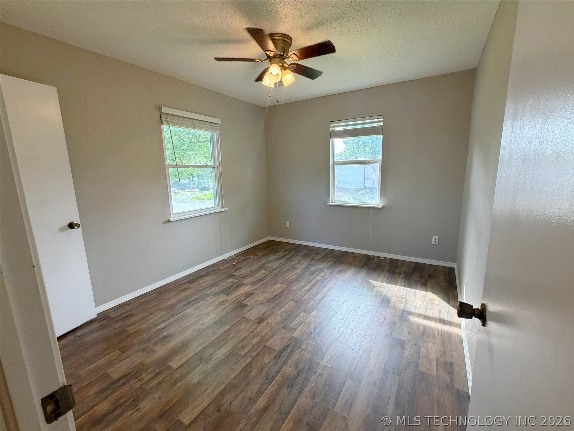 223 N Lee Street Property Photo 14